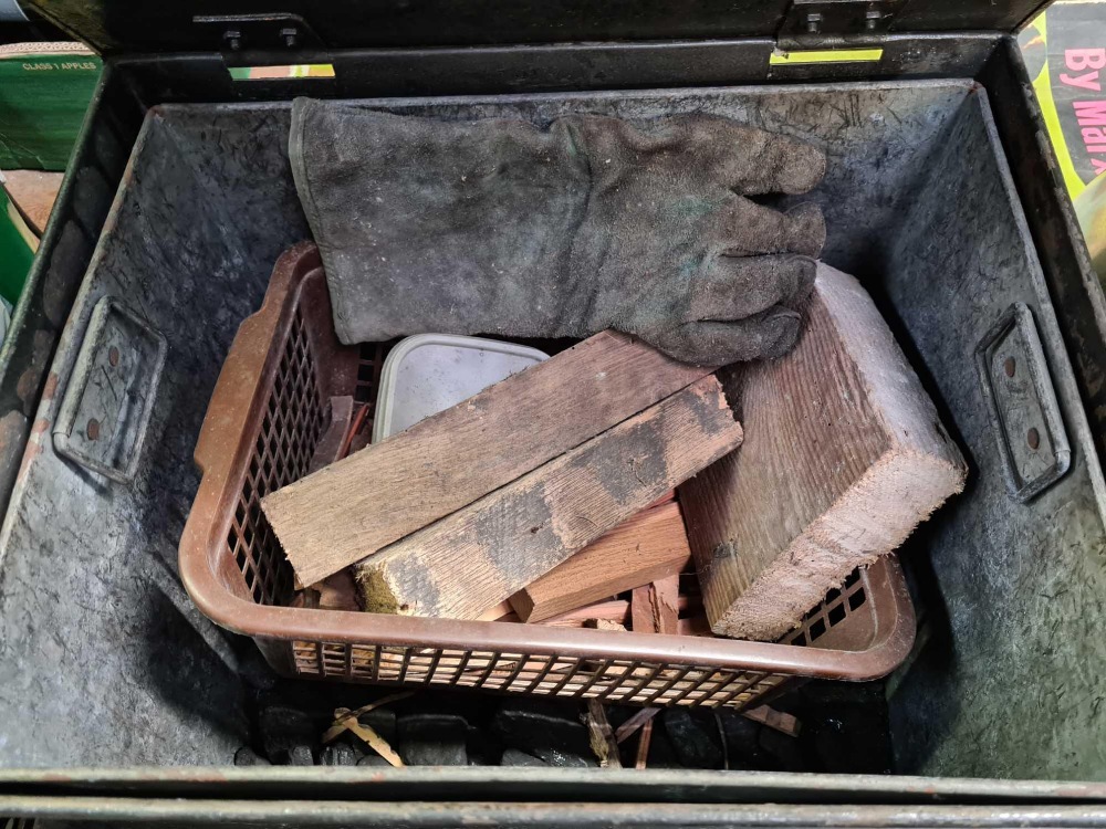 METAL LOG / COAL BOX - Image 2 of 2