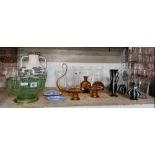 SHELF WITH PUB GLASSES, A COPELAND SPODE VASE, COLOURED GLASSWARE GREEN & BROWN, DECORATIVE