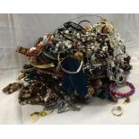 PLASTIC BAG OF COSTUME JEWELLERY