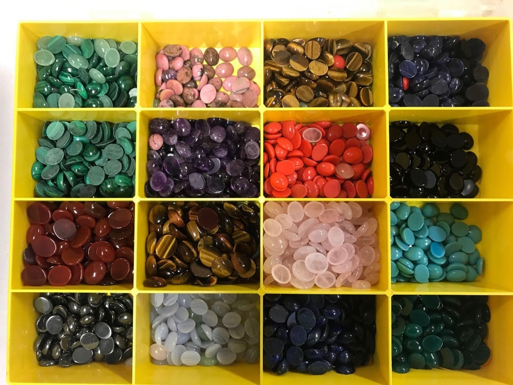 BOX OF PRECIOUS & SEMI PRECIOUS CABOUCHON GEMSTONES