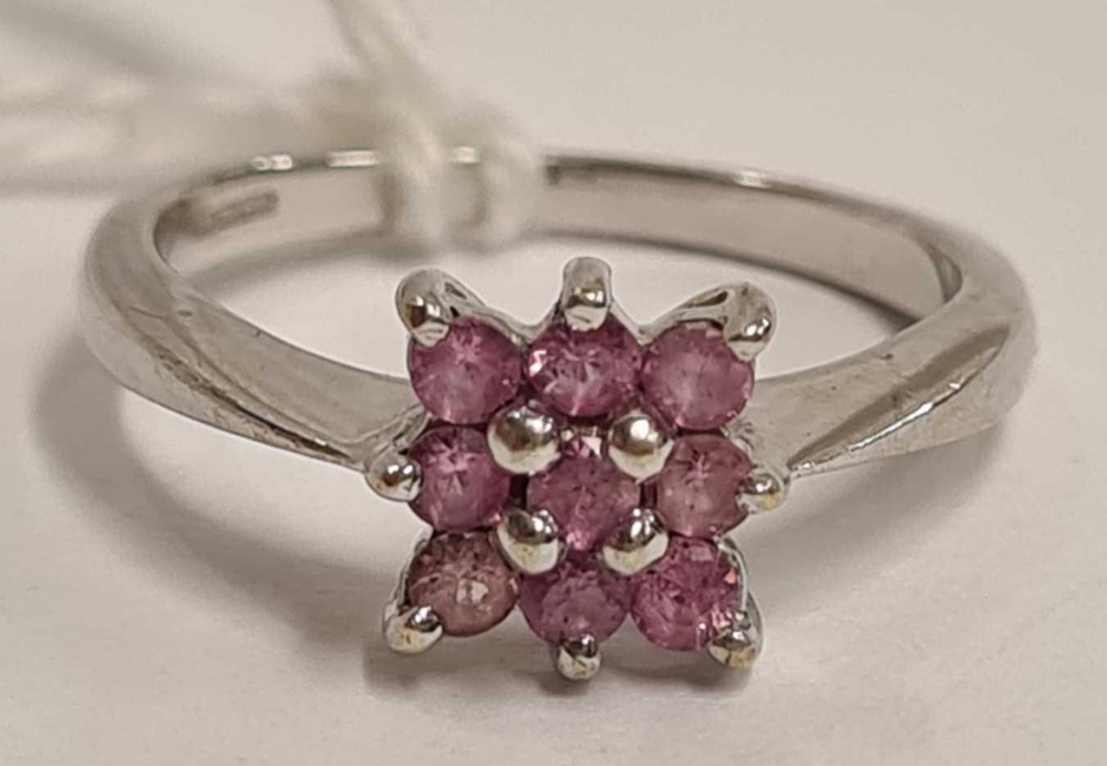 9ct WHITE GOLD PINK STONE CLUSTER RING