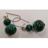 A PAR OF MALACHITE EAR PENDANTS