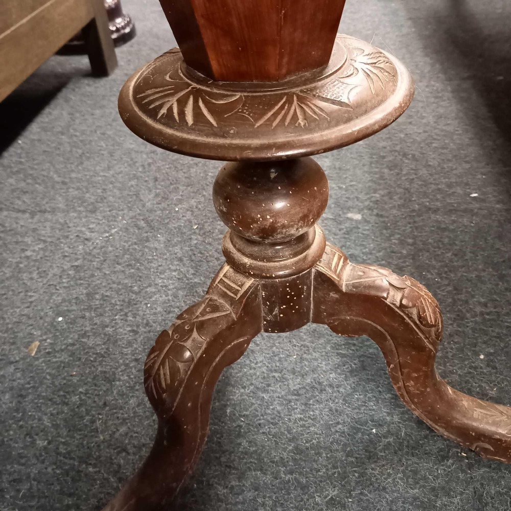 ANTIQUE WALNUT & MAHOGANY WORK TABLE ON OAK PEDESTAL LEGS (OLD WOODWORM) - Image 3 of 3