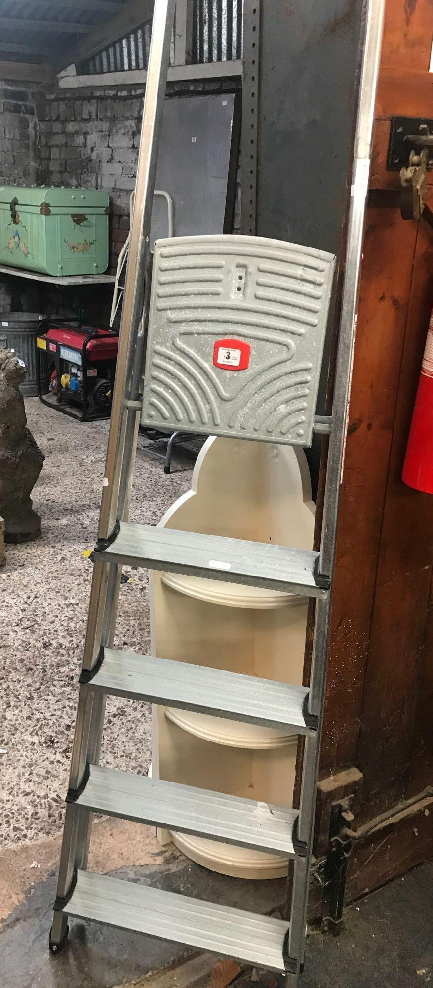 FIVE STEP ALUMINIUM STEP LADDER