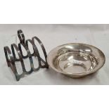 4 BAR SILVER TOAST RACK & A SILVER DISH. APPROX 155g