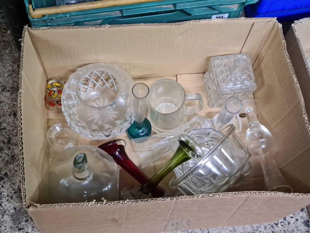 2 PLASTIC CRATES & 2 CARTONS OF MISC GLASSWARE - Image 4 of 5