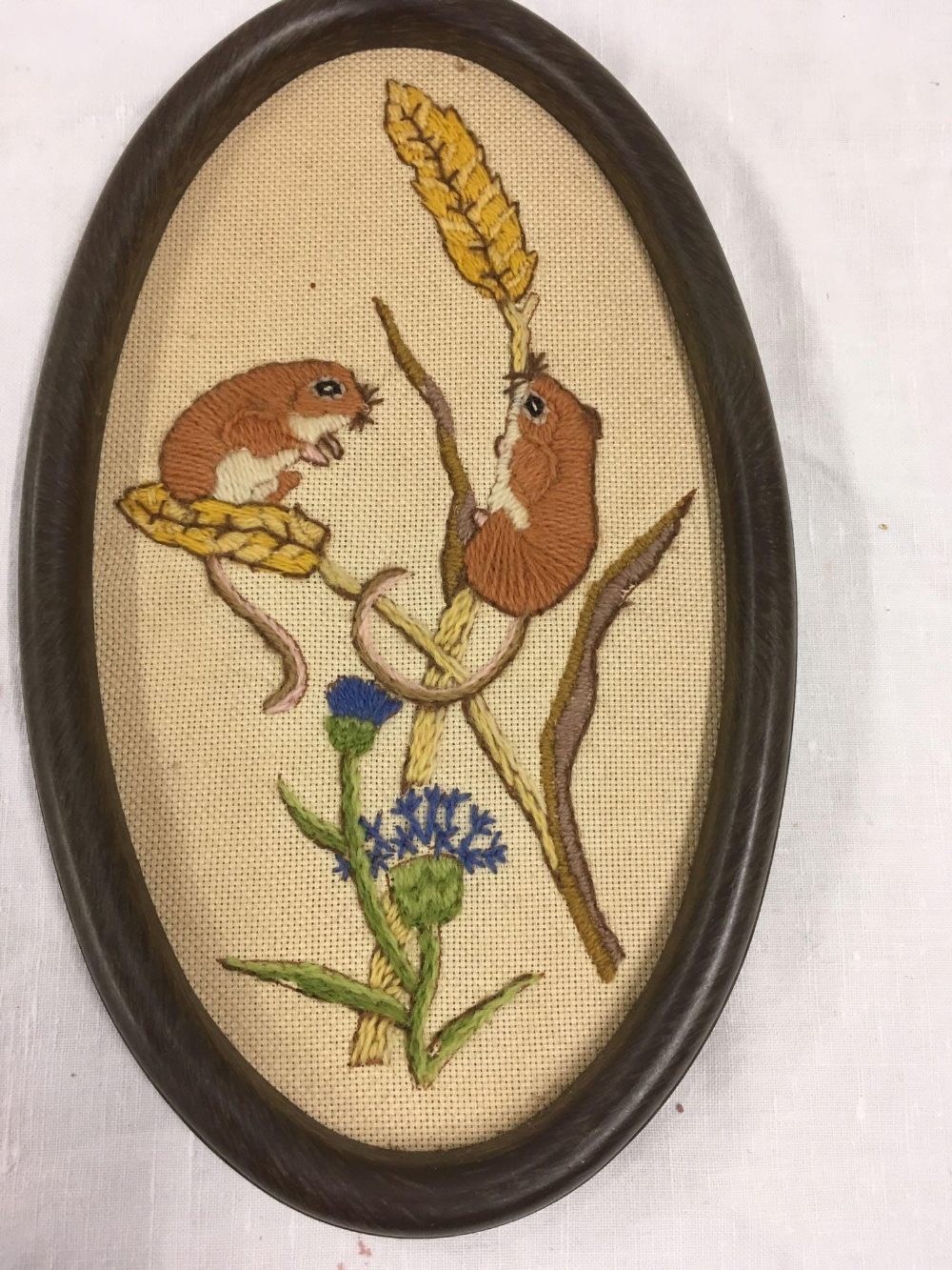UNFRAMED ORIENTAL SILK THREAD PICTURE OF 2 GIRLS TOGETHER WITH AN OVAL WOOL-WORK OF HARVEST MICE - Image 3 of 3