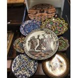 CARTON OF DECORATIVE PLATES