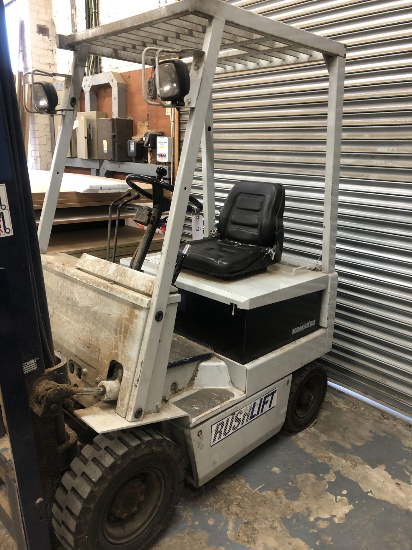 Komatsu V015Y240 Electric 4-Wheel Forklift - Image 4 of 11