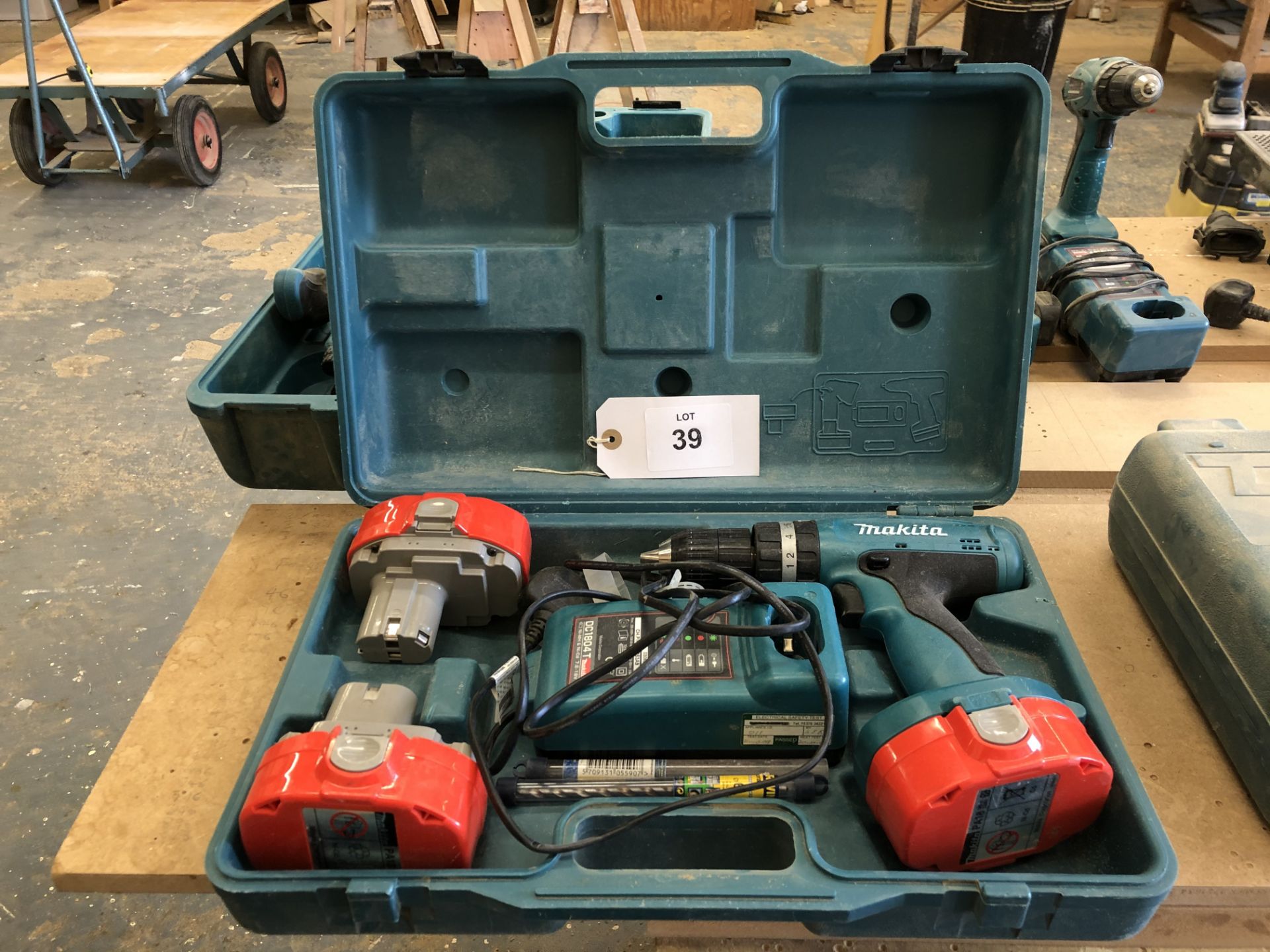 Makita 8390D Professional Cordless 18V Drill Set