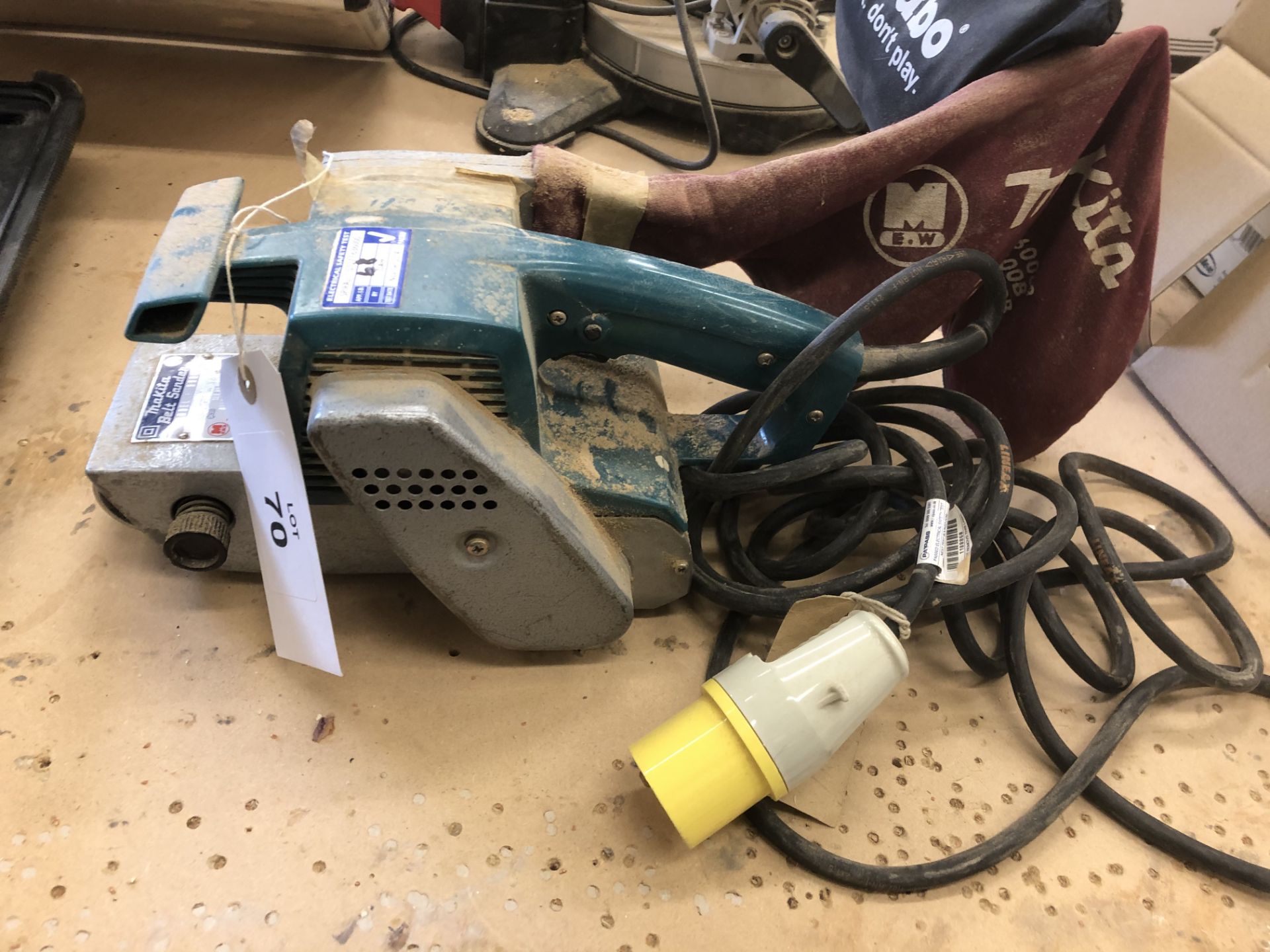 Makita 9900B Corded 76 X 533mm Belt Sander - Image 2 of 3