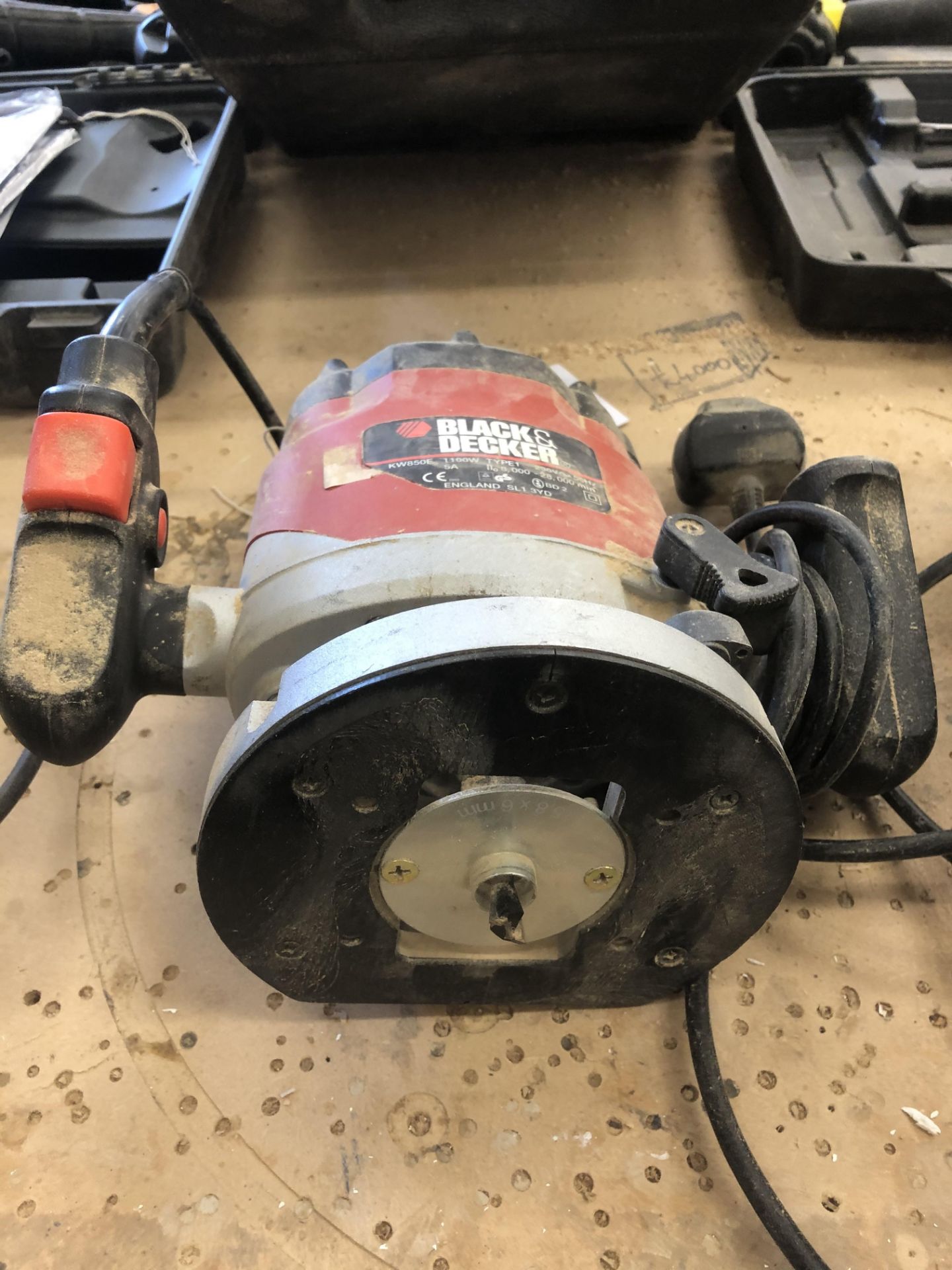 Black & Decker KW850E Plunge Router - Image 2 of 3