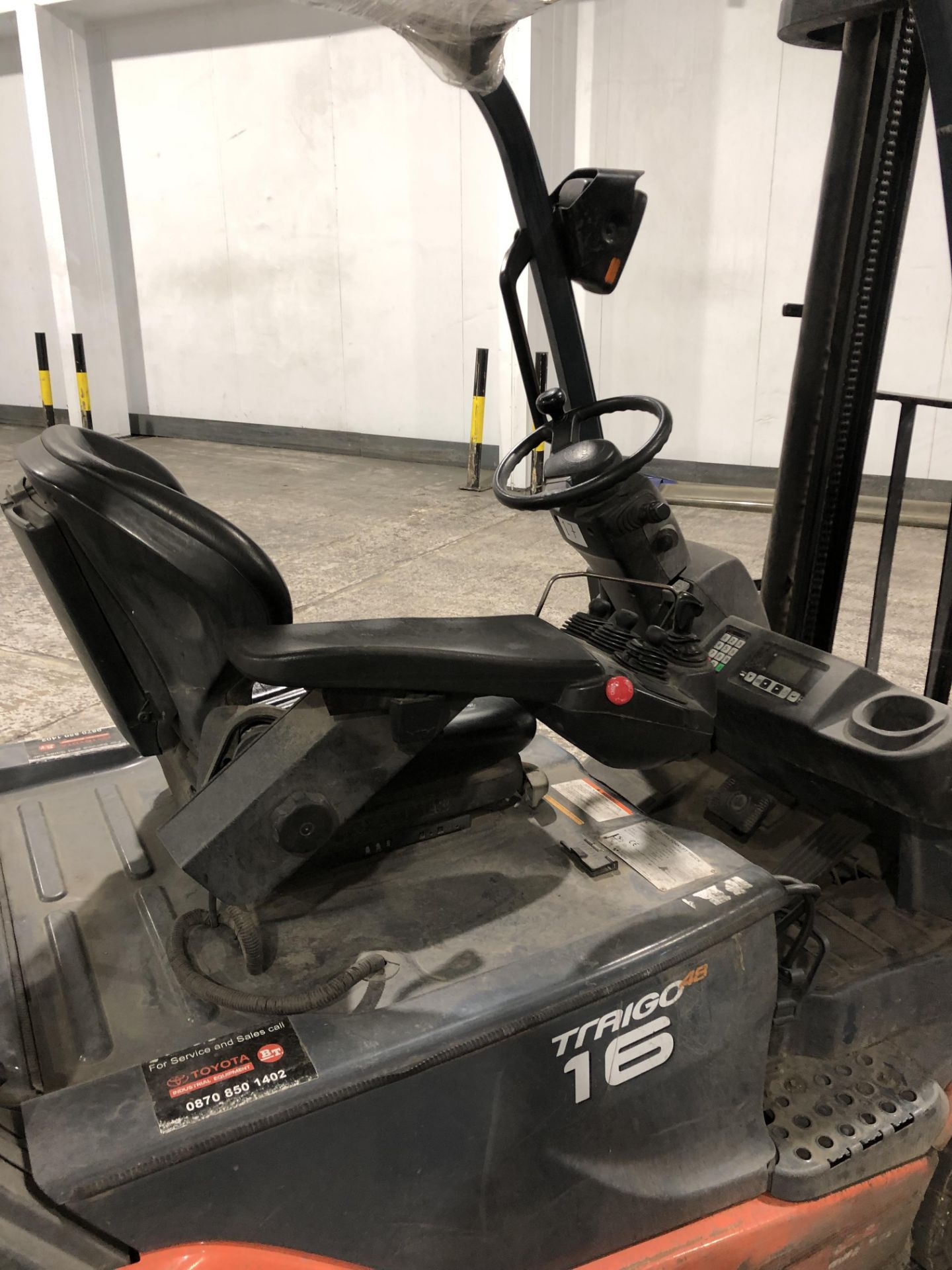 Toyota Traigo 48 8FBET16 1.6T Electric 3-Wheel Forklift - Image 4 of 5