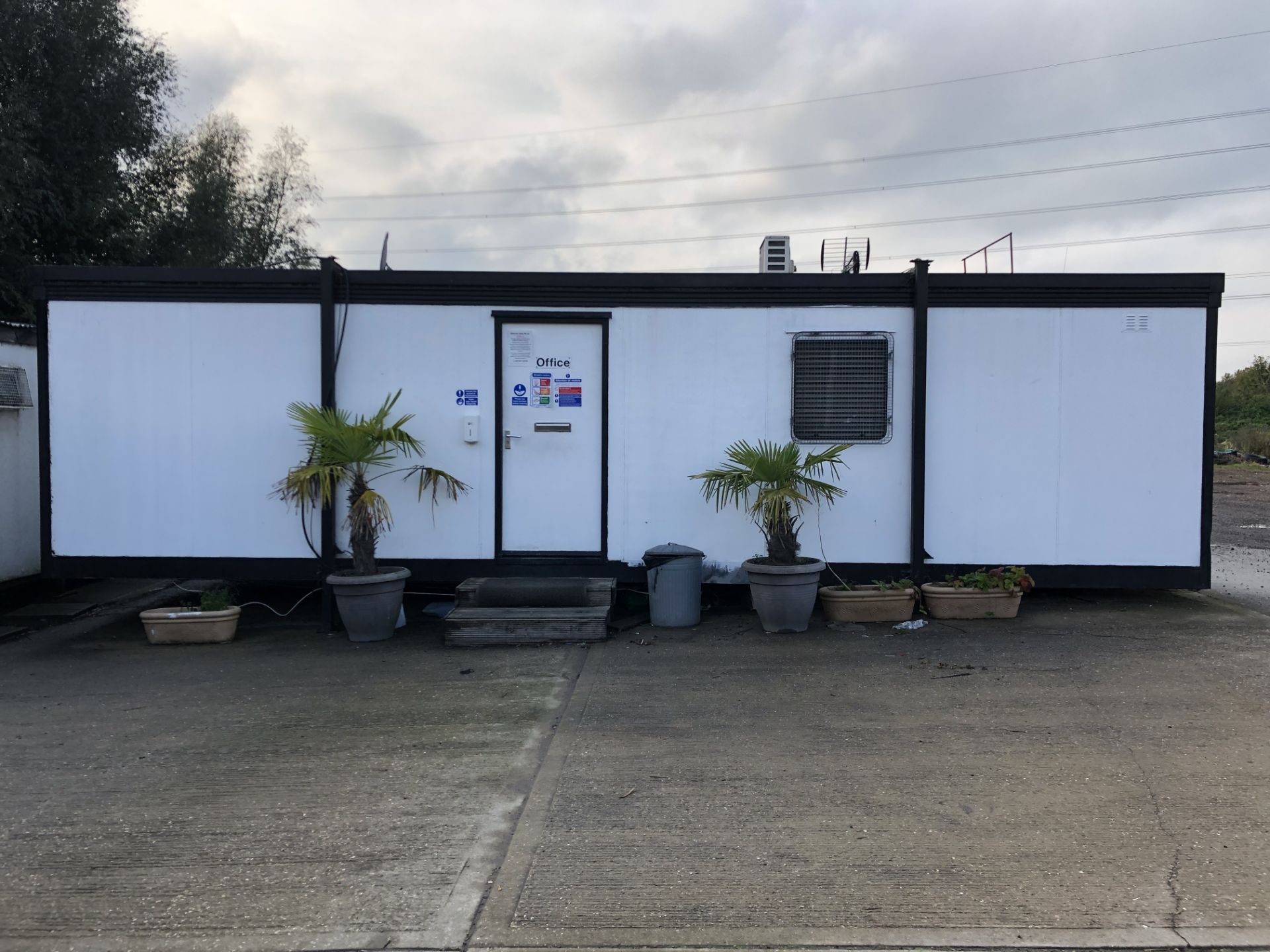 (2) 32FT Portable Site Cabins - Centrally Joined - Image 2 of 18