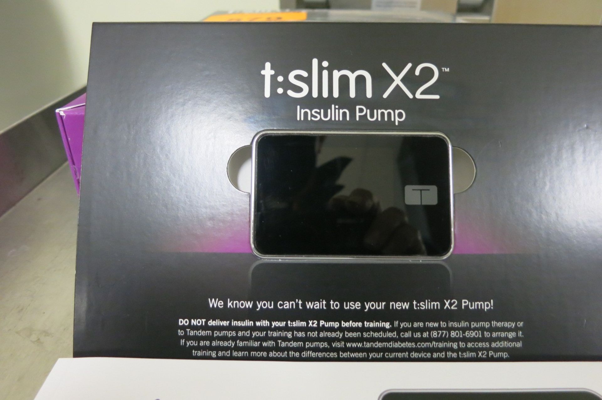 Insulin Pump - Image 2 of 3