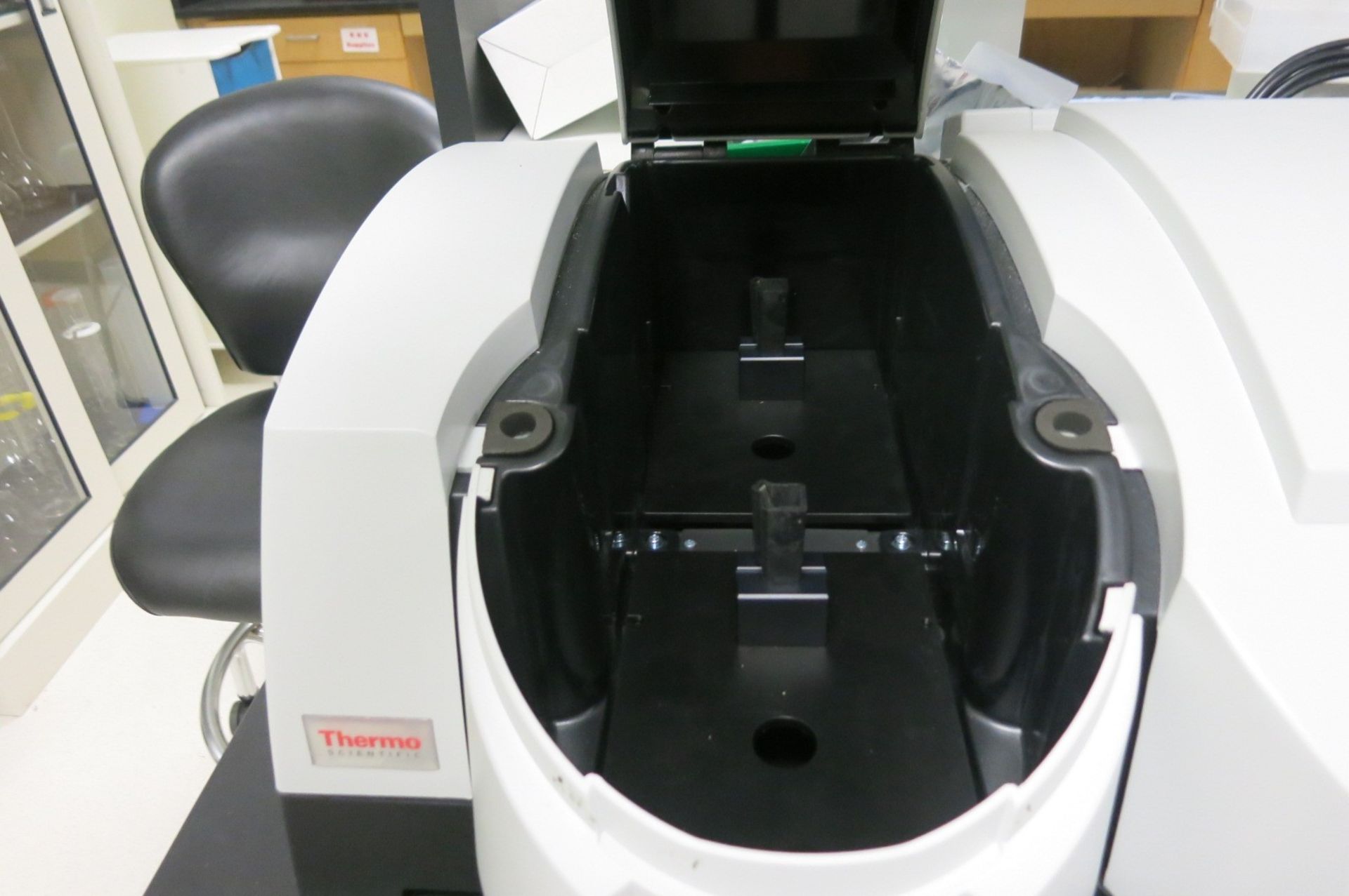 Spectrophotometer - Image 2 of 2