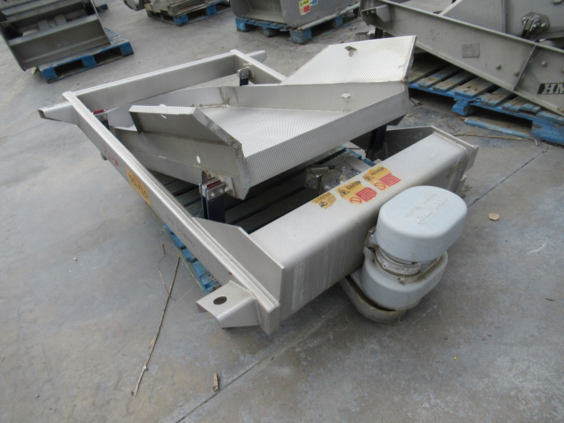 Scale Feed Shaker - Image 4 of 4