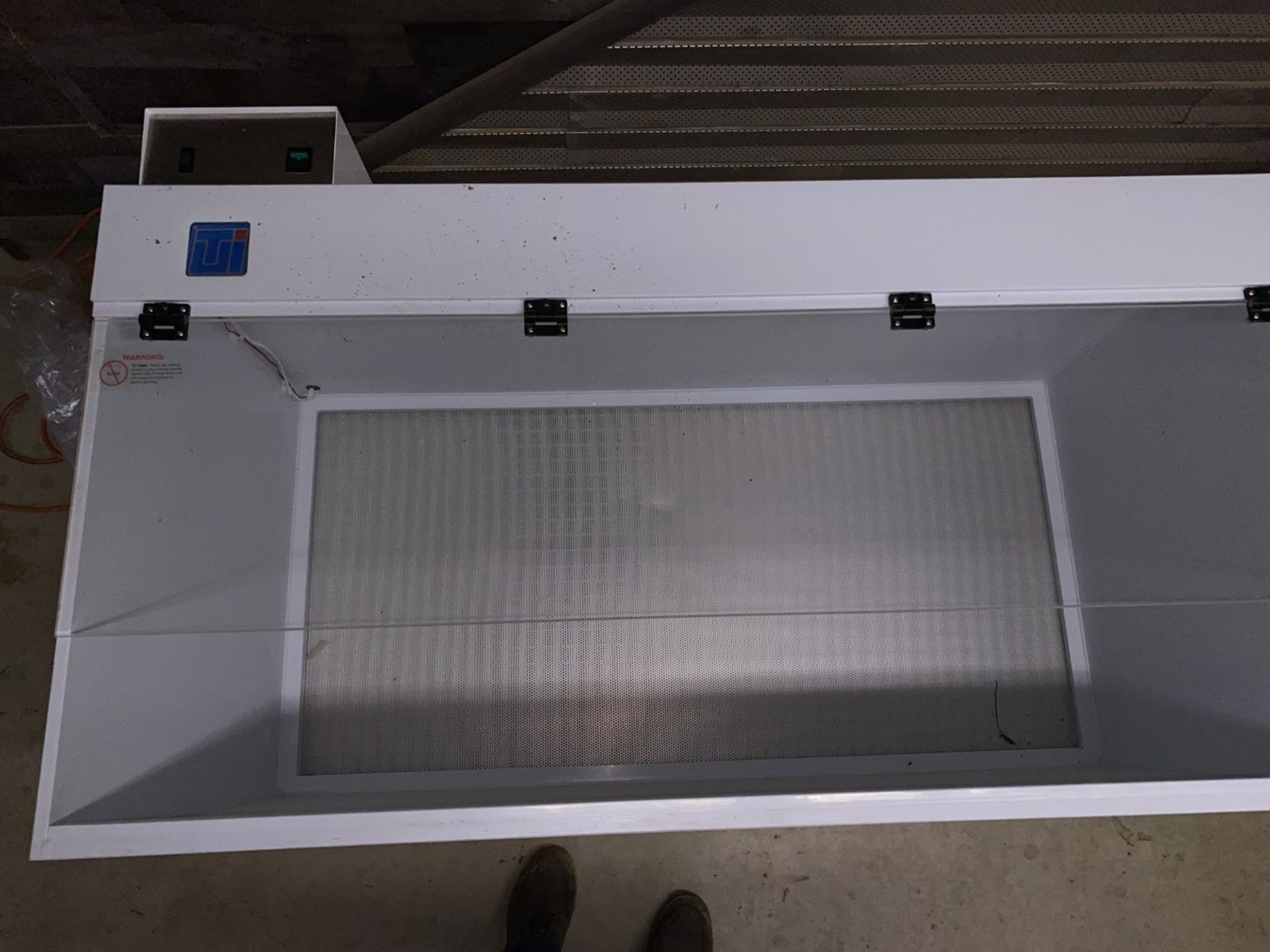 Laminar Flow Hood - Image 3 of 3