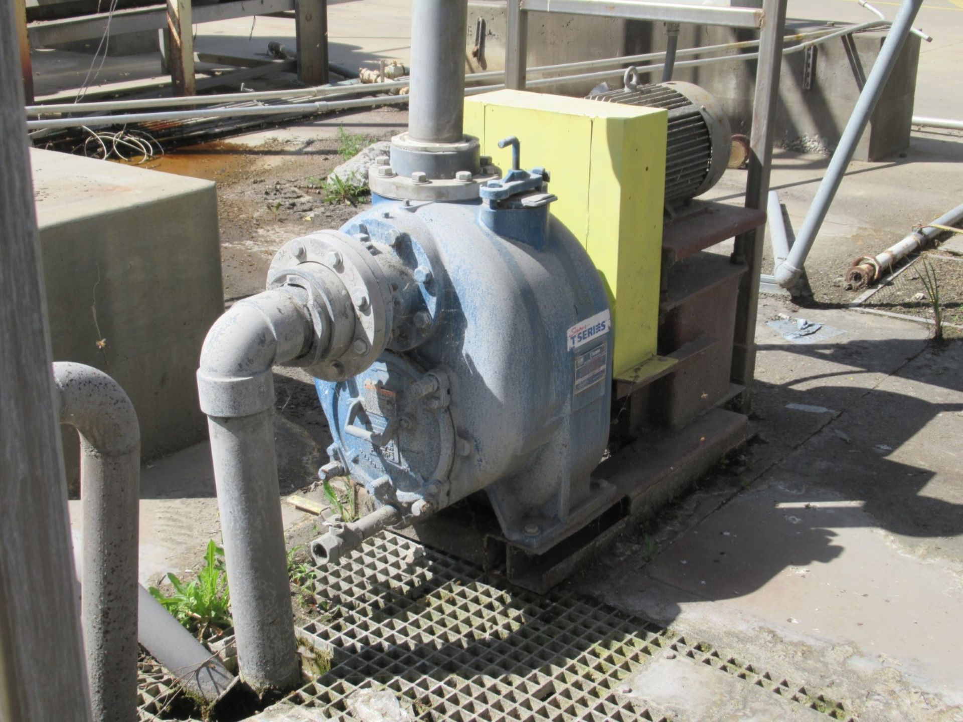 Self Priming Centrifugal Pumps - Image 2 of 3