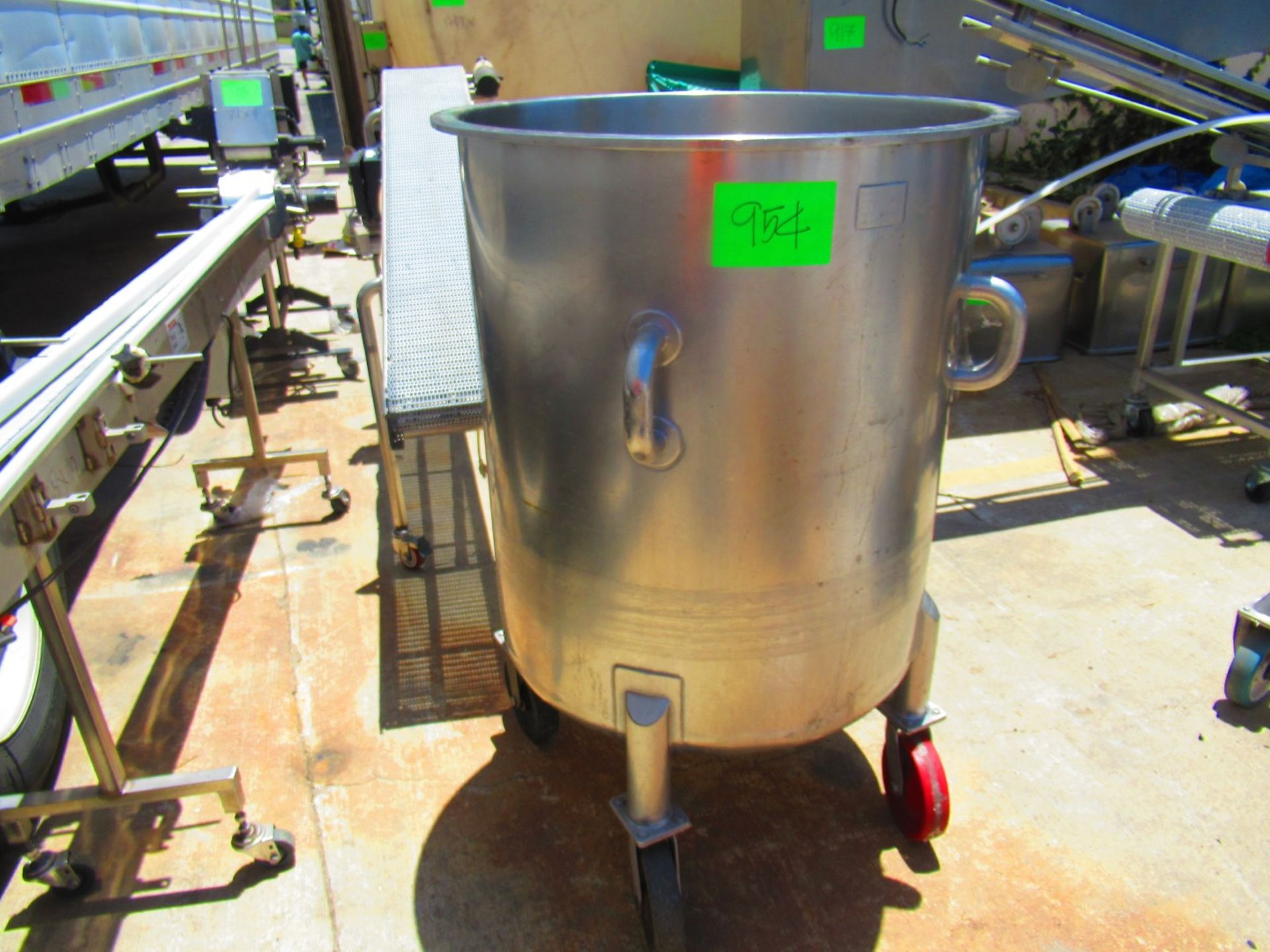 135 US Gal Stainless Tank