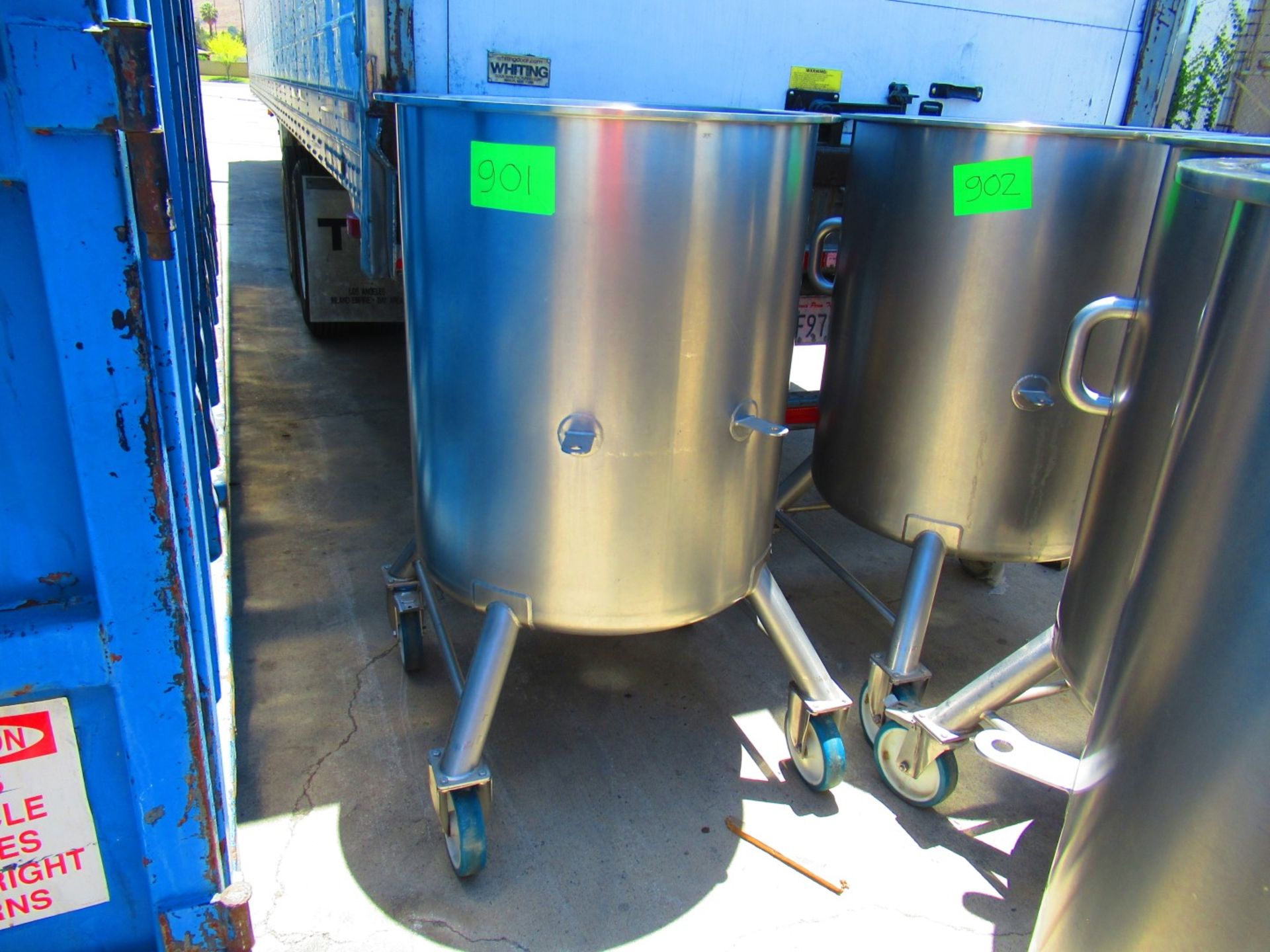 135 US Gal Stainless Tank