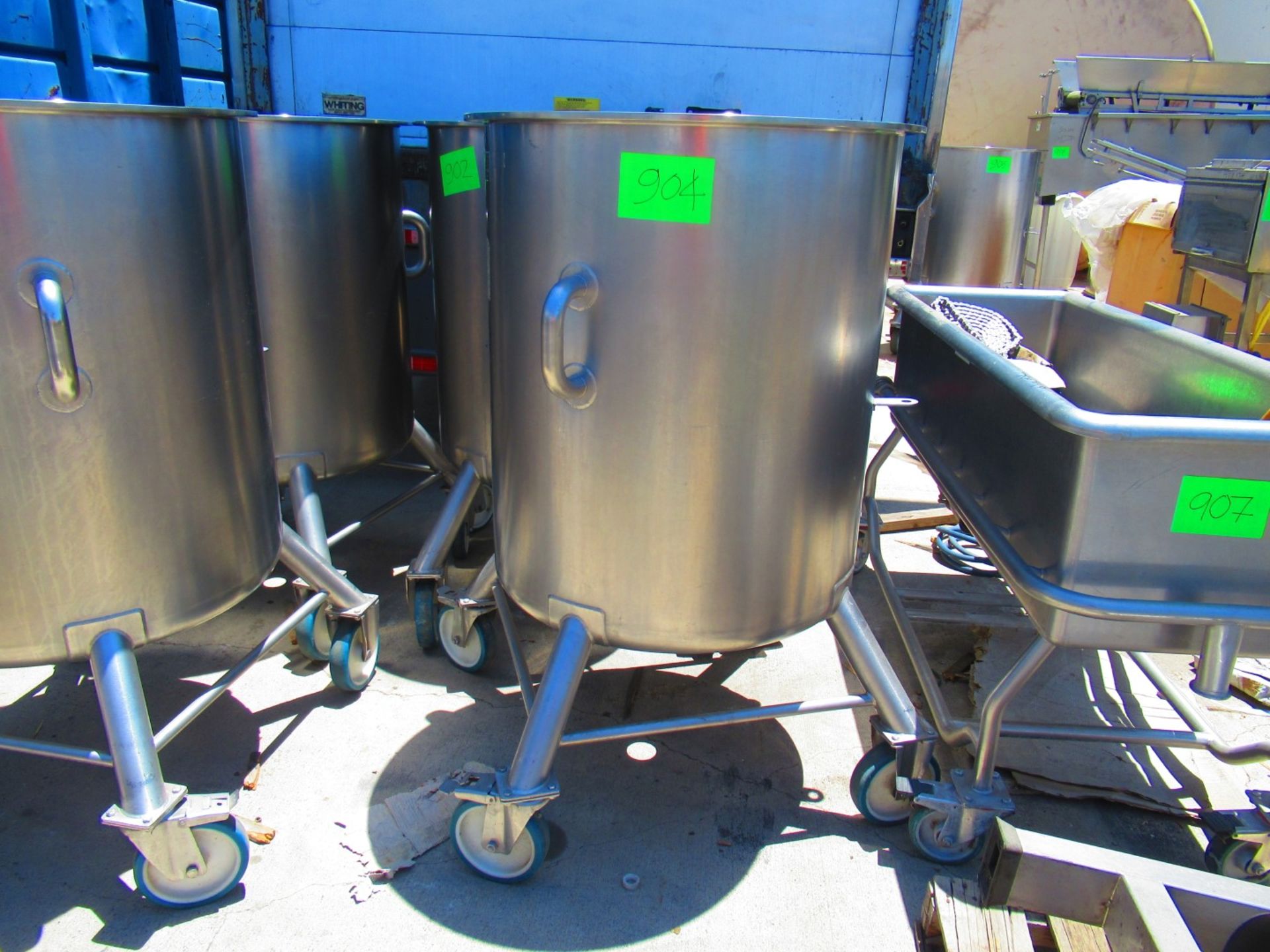 135 US Gal Stainless Tank