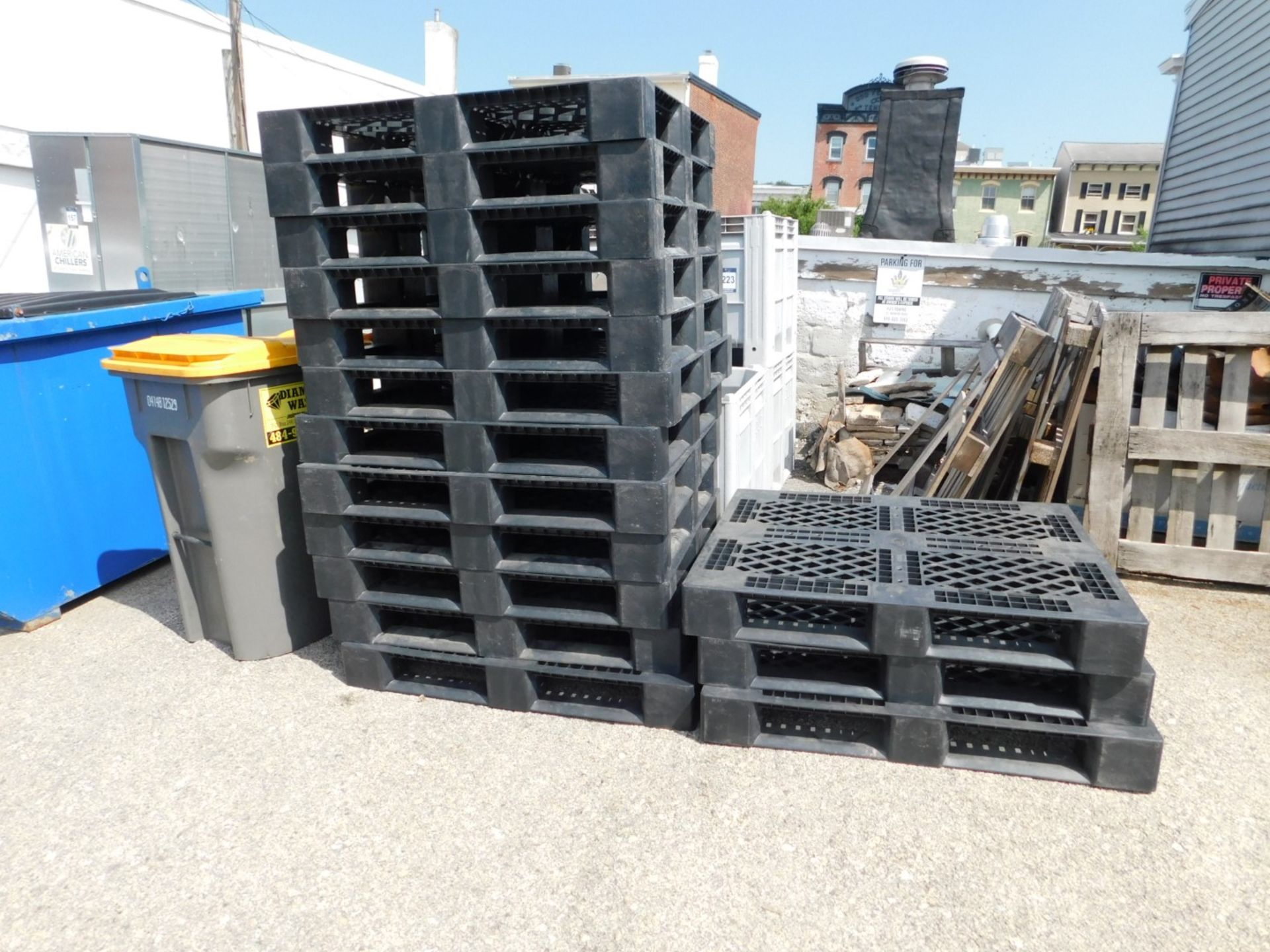 Pallets - Image 2 of 2