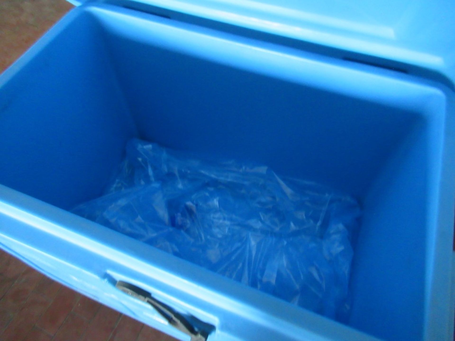 Insulated Containers - Image 2 of 2