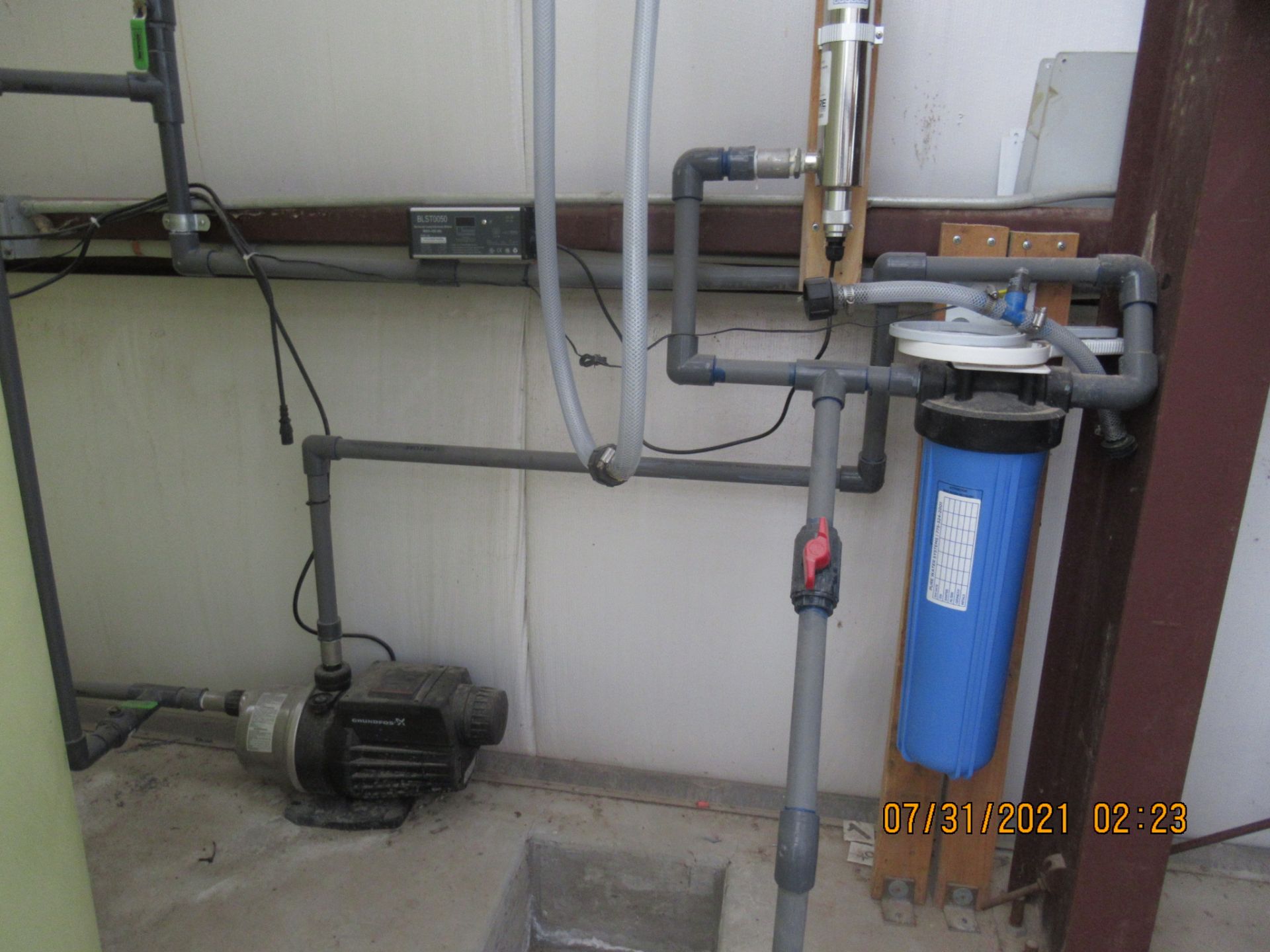 Water Filtration System - Image 2 of 11