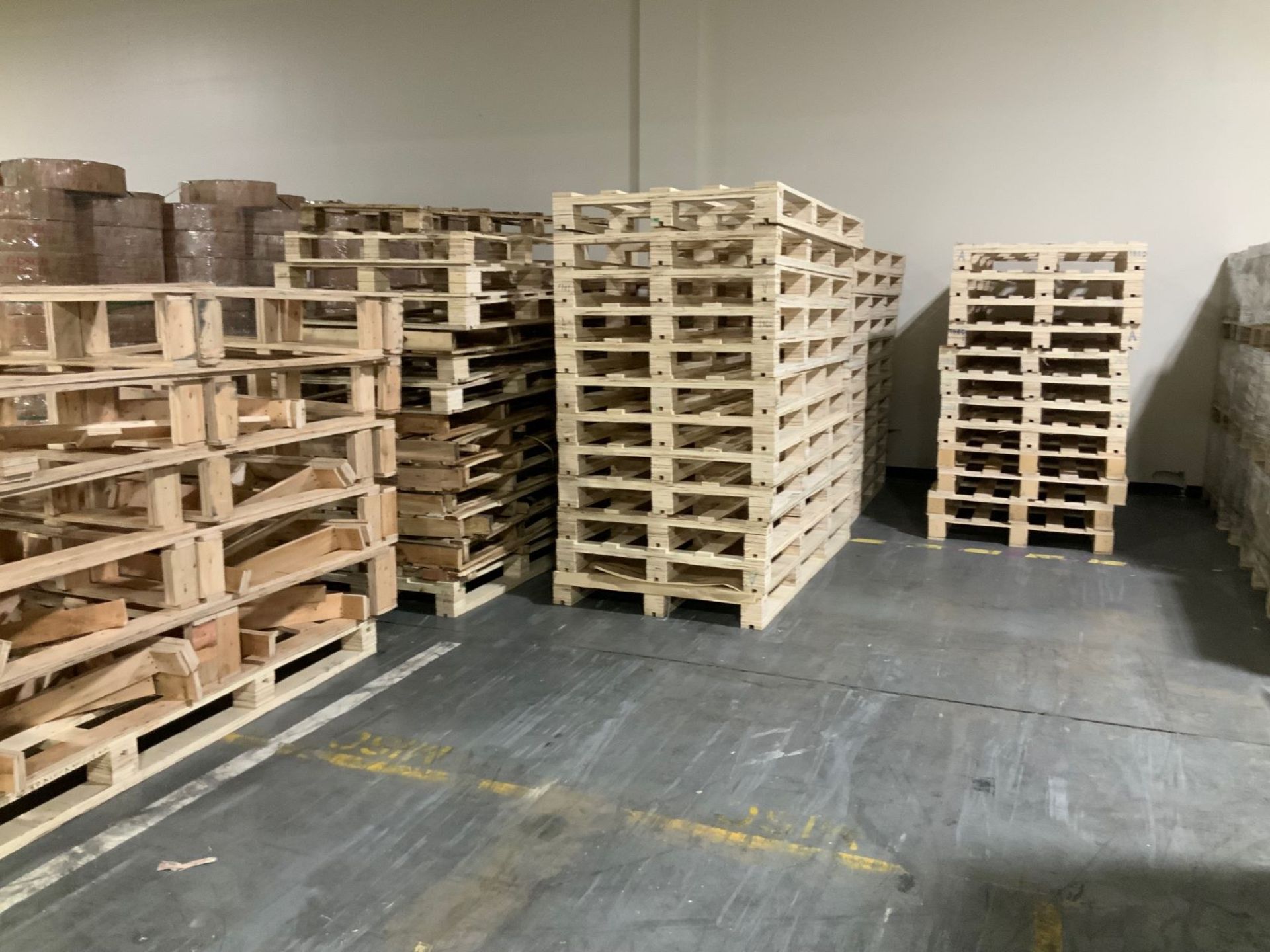 Wood Pallets - Image 3 of 3