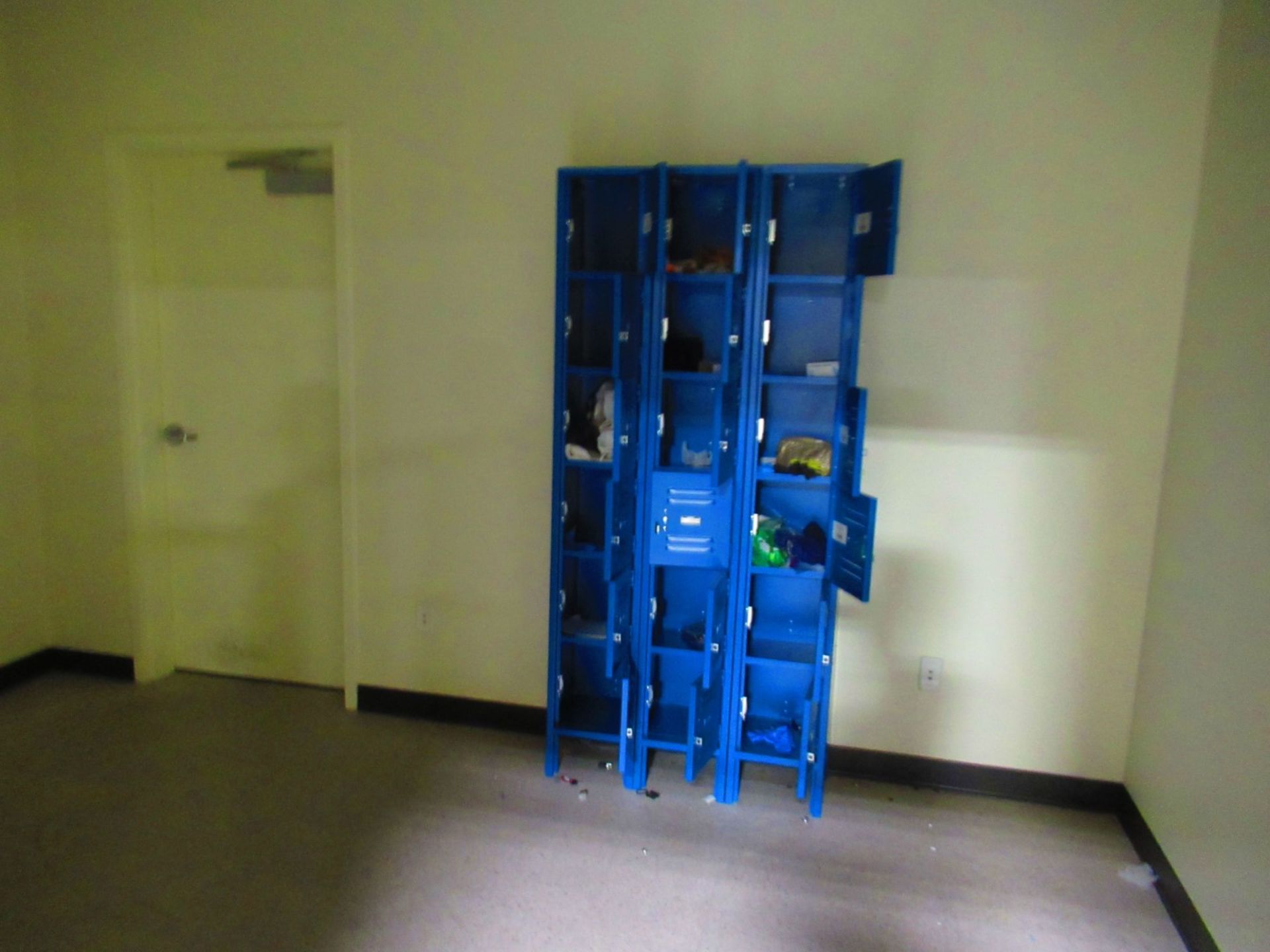 Lockers - Image 3 of 3