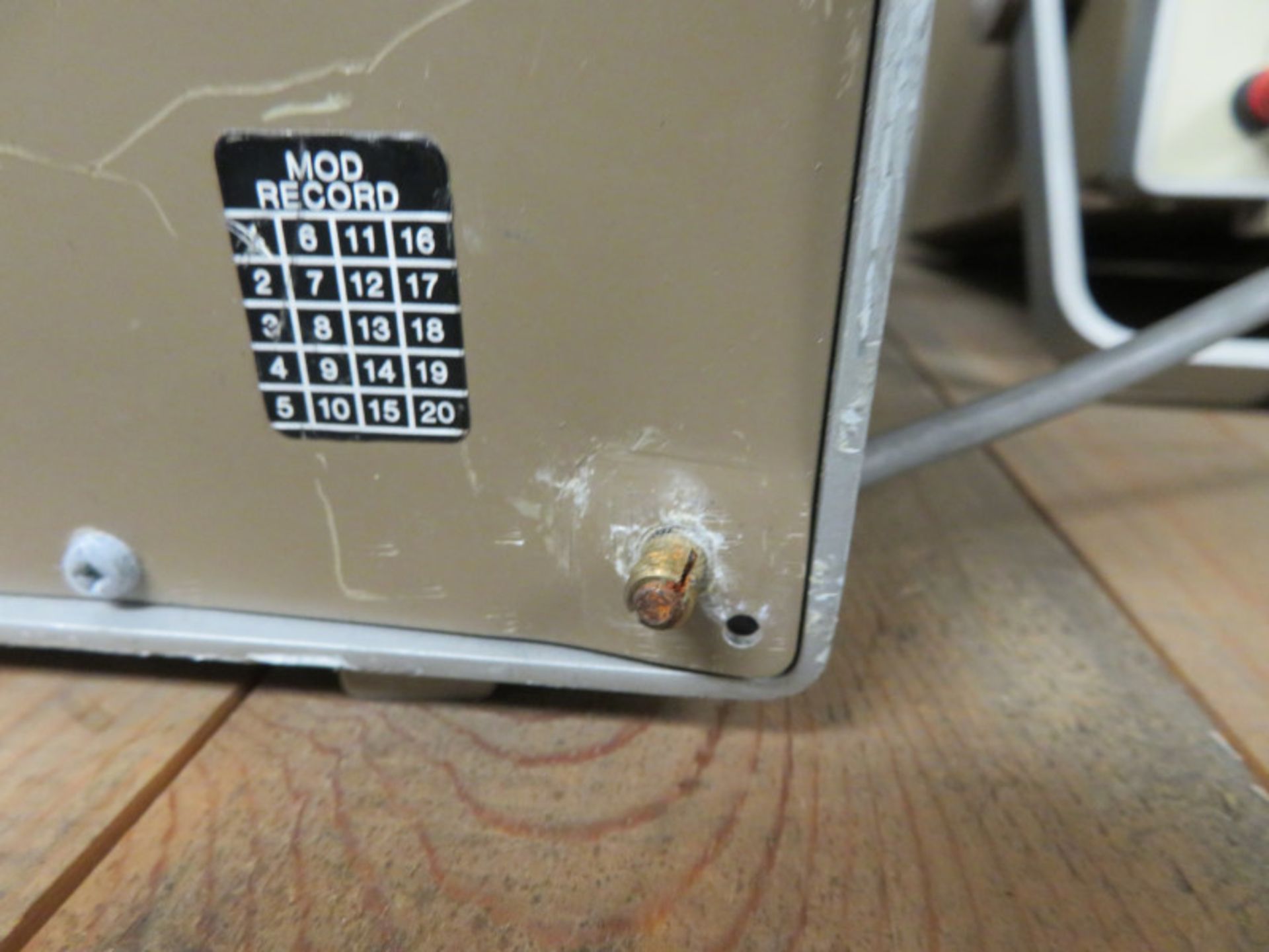 Gould J3B Signal Generator - Missing Foot - Image 4 of 4