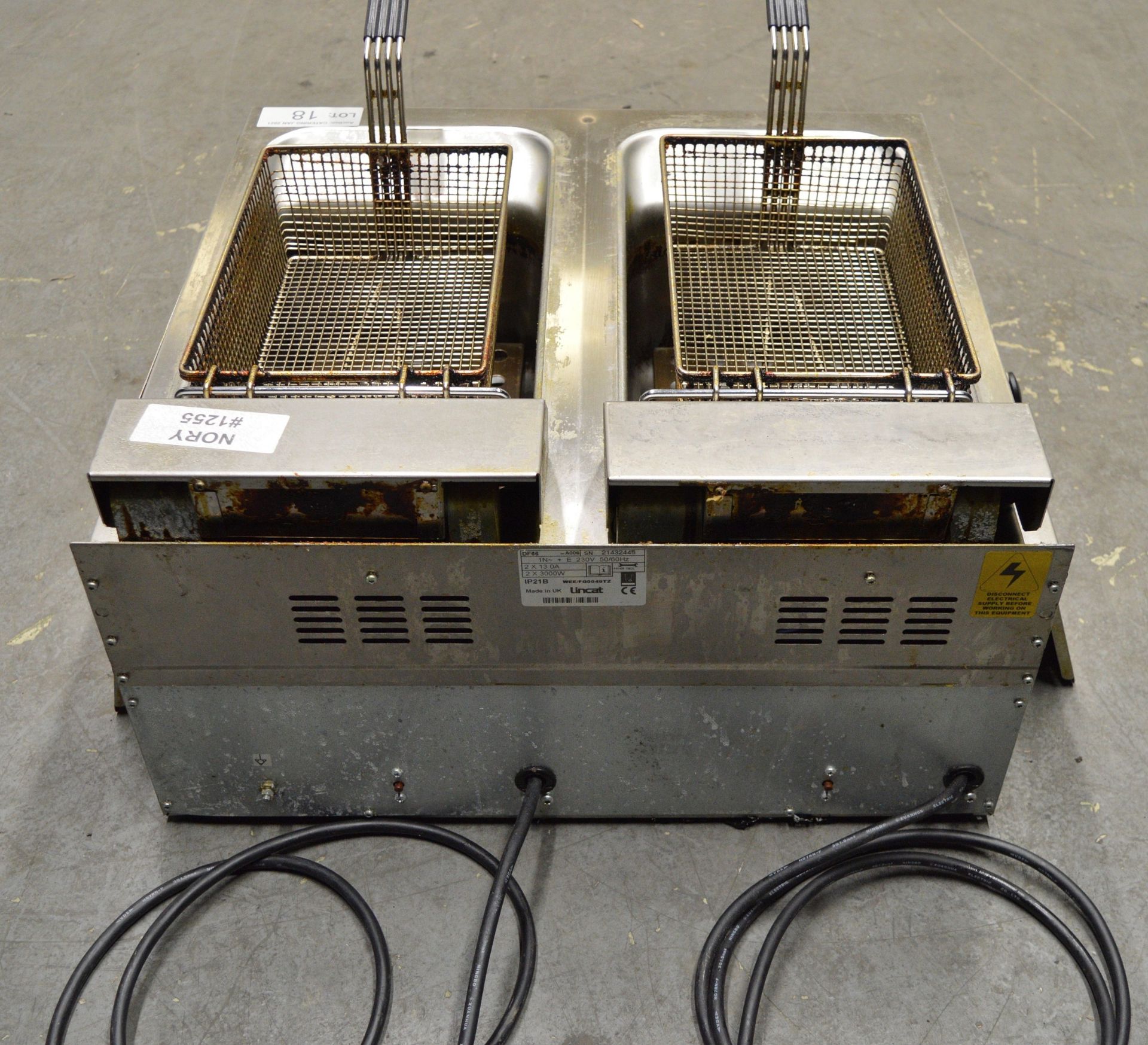 Lincat DF66 Twin Basket Countertop Electric Double Fryer - Image 5 of 6