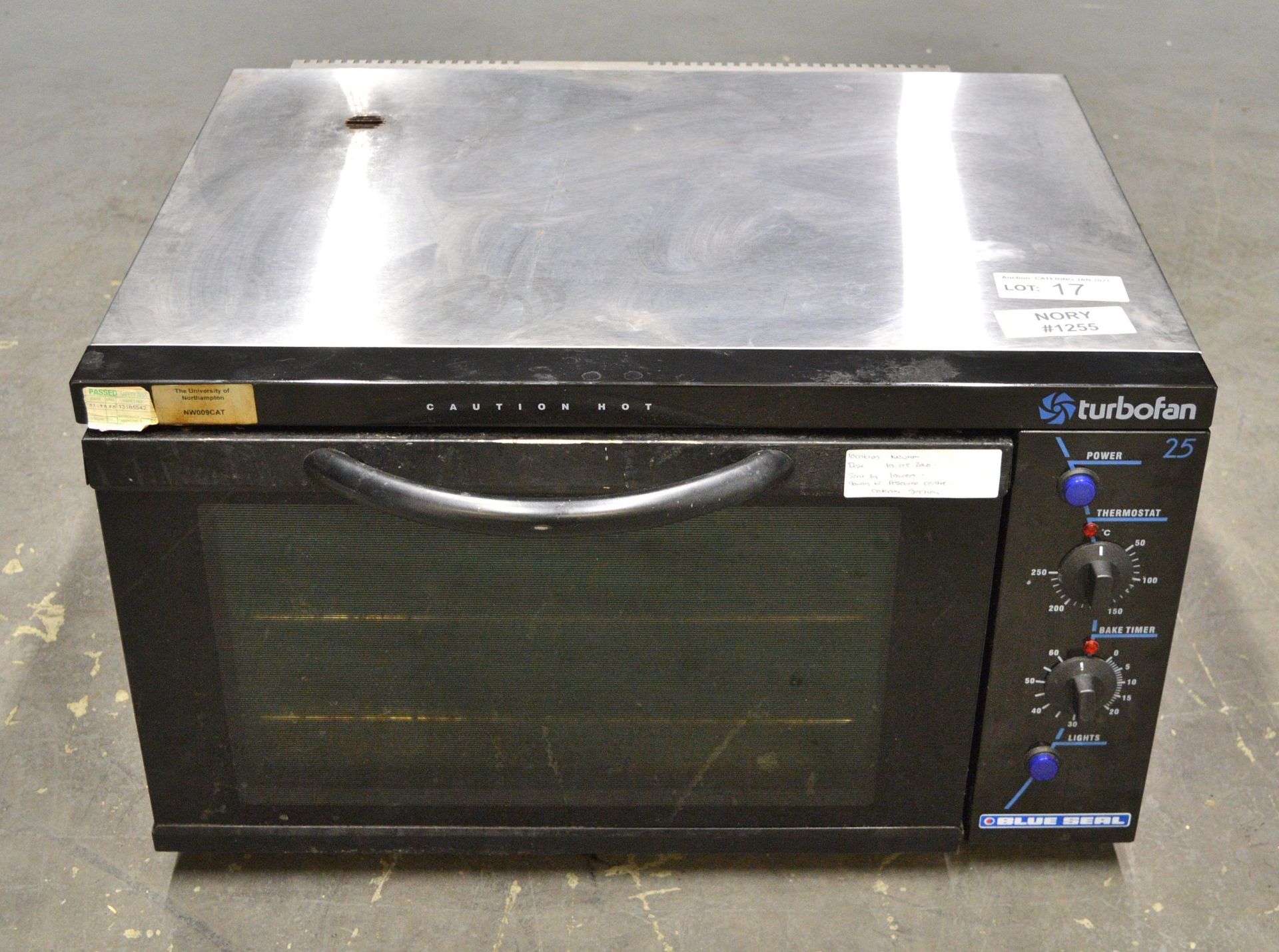 Blue Seal Turbofan E25 Convection Oven (missing foot at the rear)