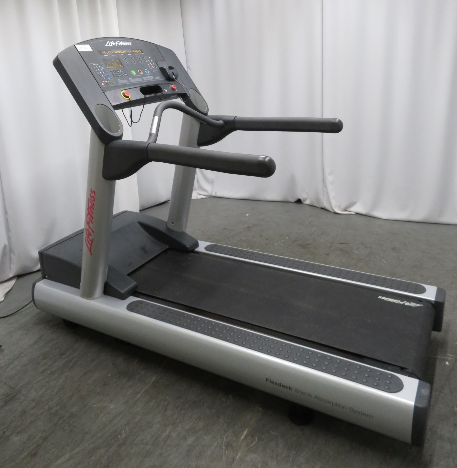 Life Fitness Flex Deck Treadmill. LED Display.