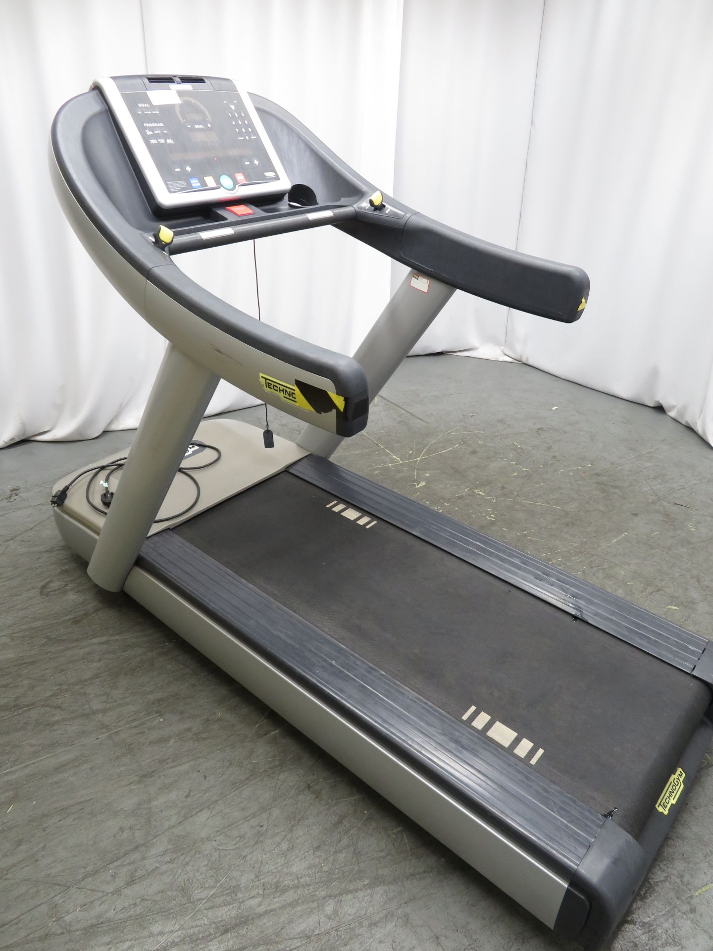 Technogym Run Now 700 Treadmill. LED Display. - Image 2 of 10