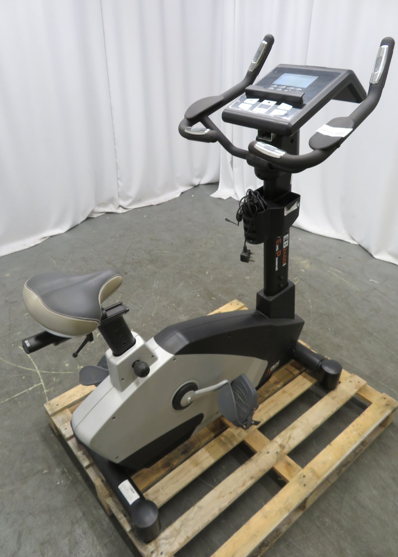 DKN EB 2400i Upright Exercise Bike. - Image 2 of 8