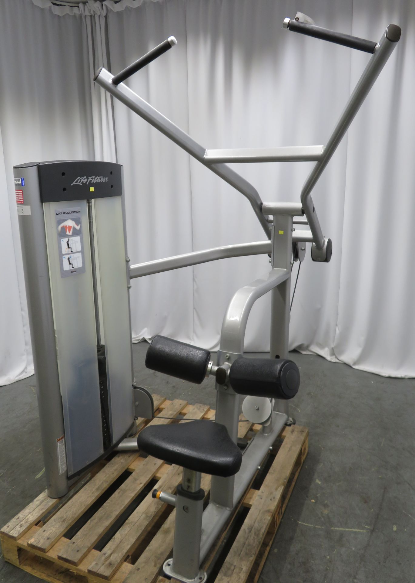 Life Fitness Model OS Frame Box Latt Pulldown.