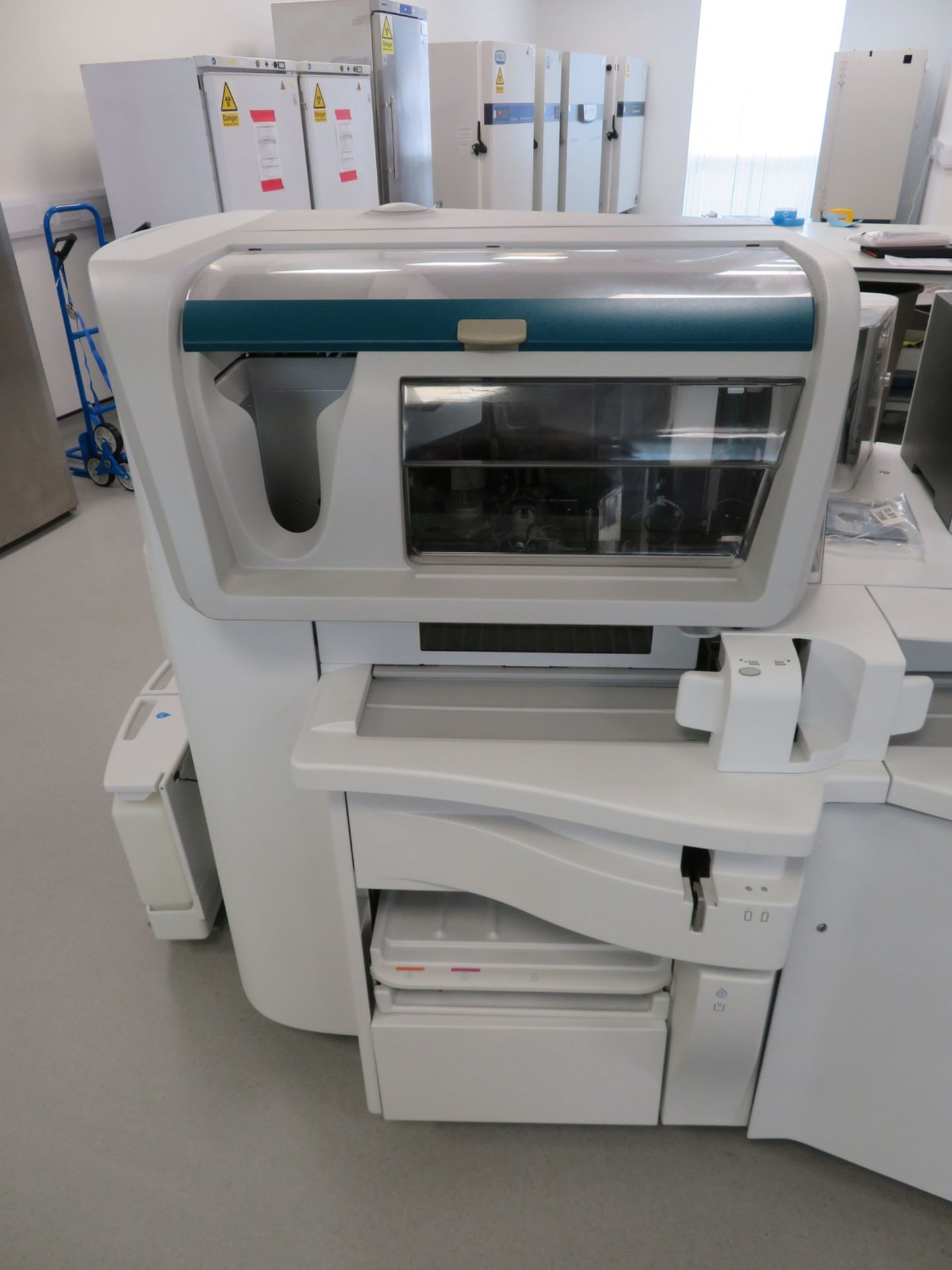 Siemens ADVIA Centaur XP Immunoassay System & Various Accessories. - Image 3 of 37