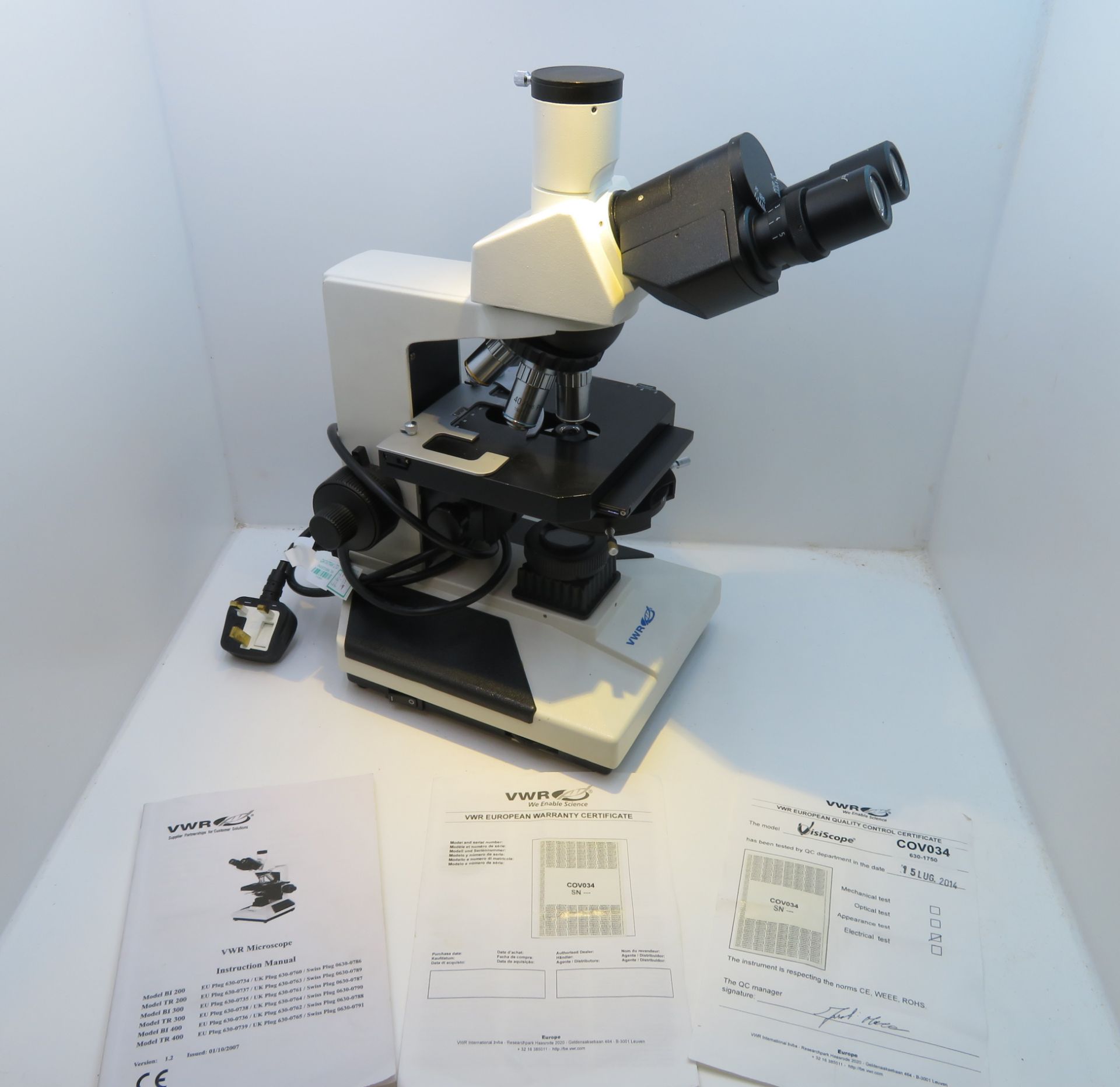 VWR VisiScope TR300 Scientific Microscope.