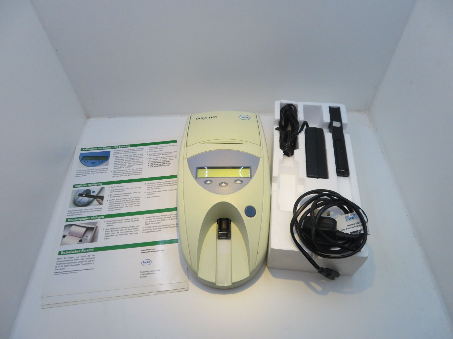 Roche Urisys 1100 Urine Analyzer. Serial Number: UX09627568.