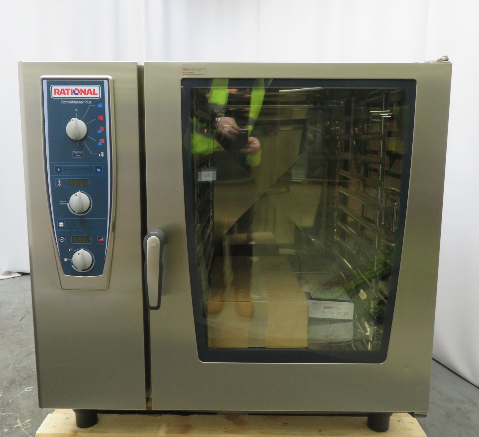 Rational CMP 102 G CombiMaster Plus combi oven with stand. Gas. 2019. Ex Demo. Tested and working. - Image 3 of 15