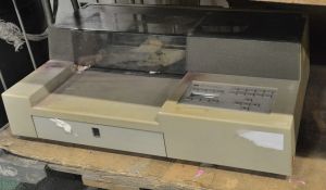 HP 7550A Graphics Plotter - AS SPARES & HP 7550A Graphics Plotter (No Power Cable)
