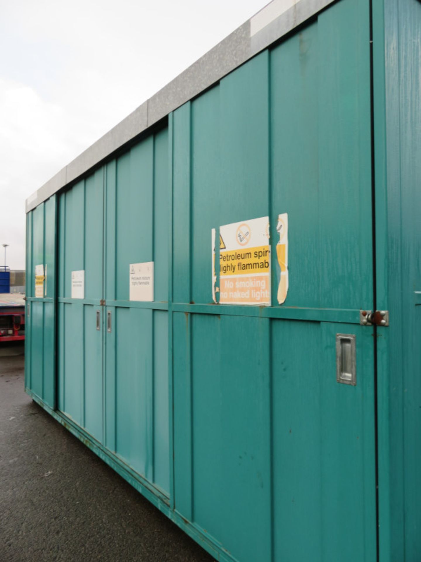 2 Tier bunded chemical storage container with 4 sliding doors - 600ft x 165 x 320cm Extern - Image 3 of 7