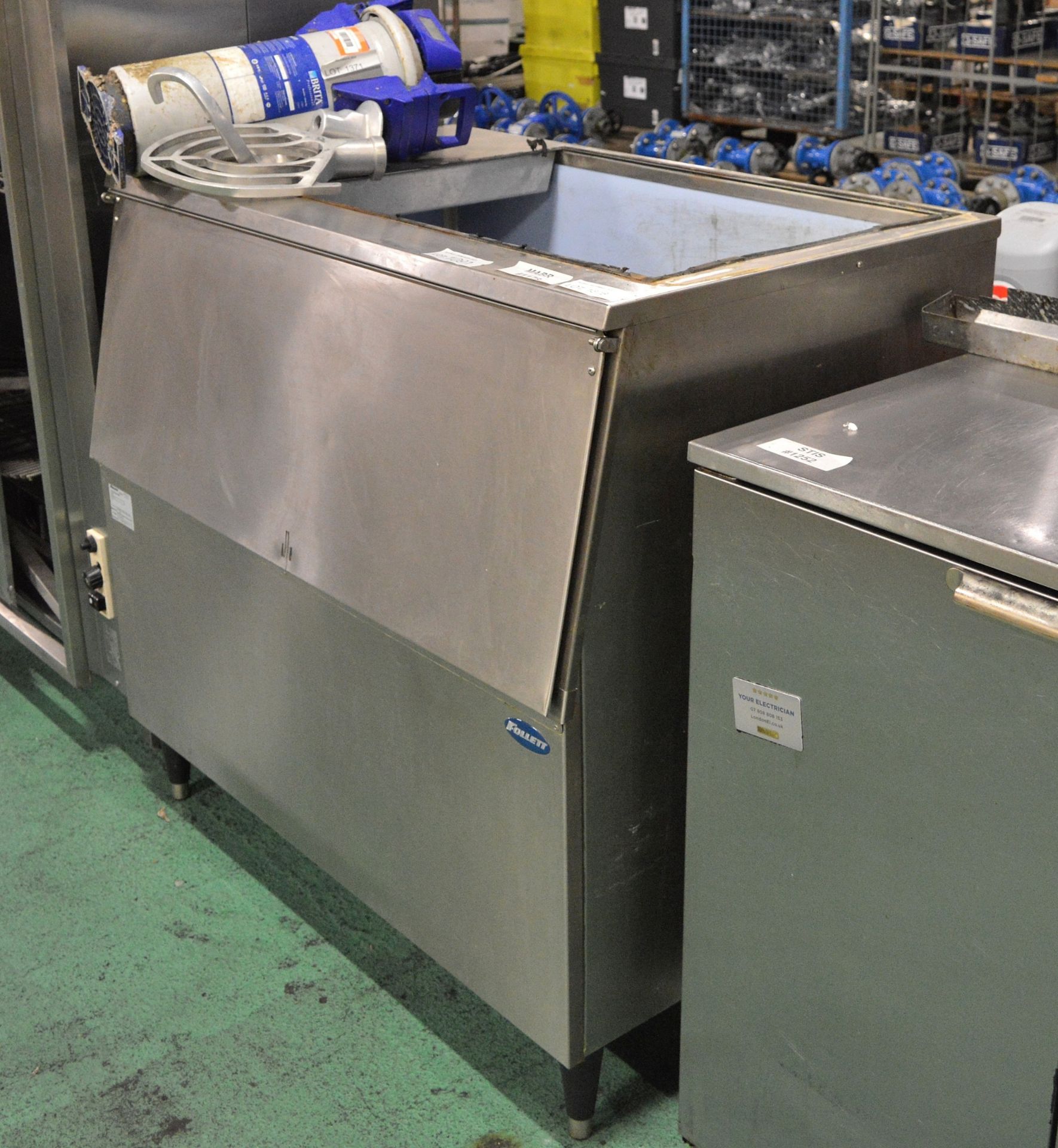 Follett Ice storage bin - 1090 x 630 x 1040 & Brita water softener tank - Image 2 of 5