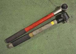 2x Fixed Torque Wrenches