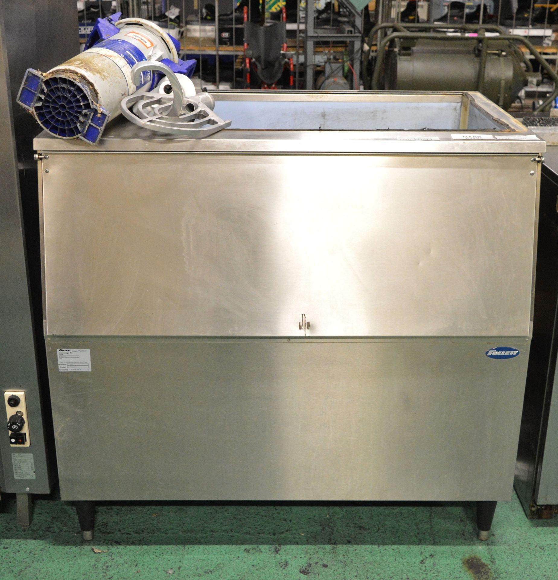 Follett Ice storage bin - 1090 x 630 x 1040 & Brita water softener tank