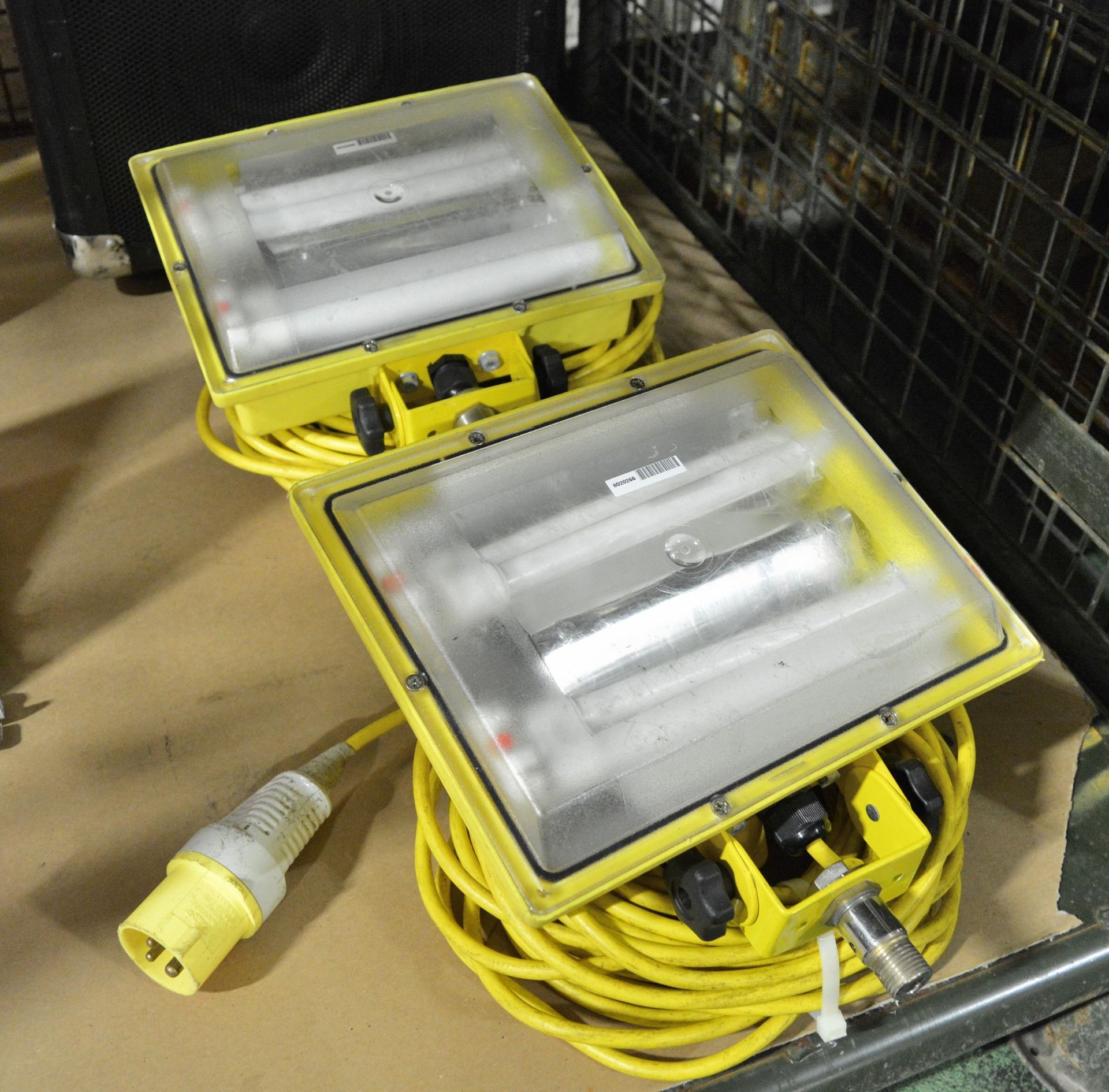 2x Working Light Heads 110v, 2x Foldout Warning Marker Units, Klein Tools 3/4in EMT Condui - Image 3 of 5