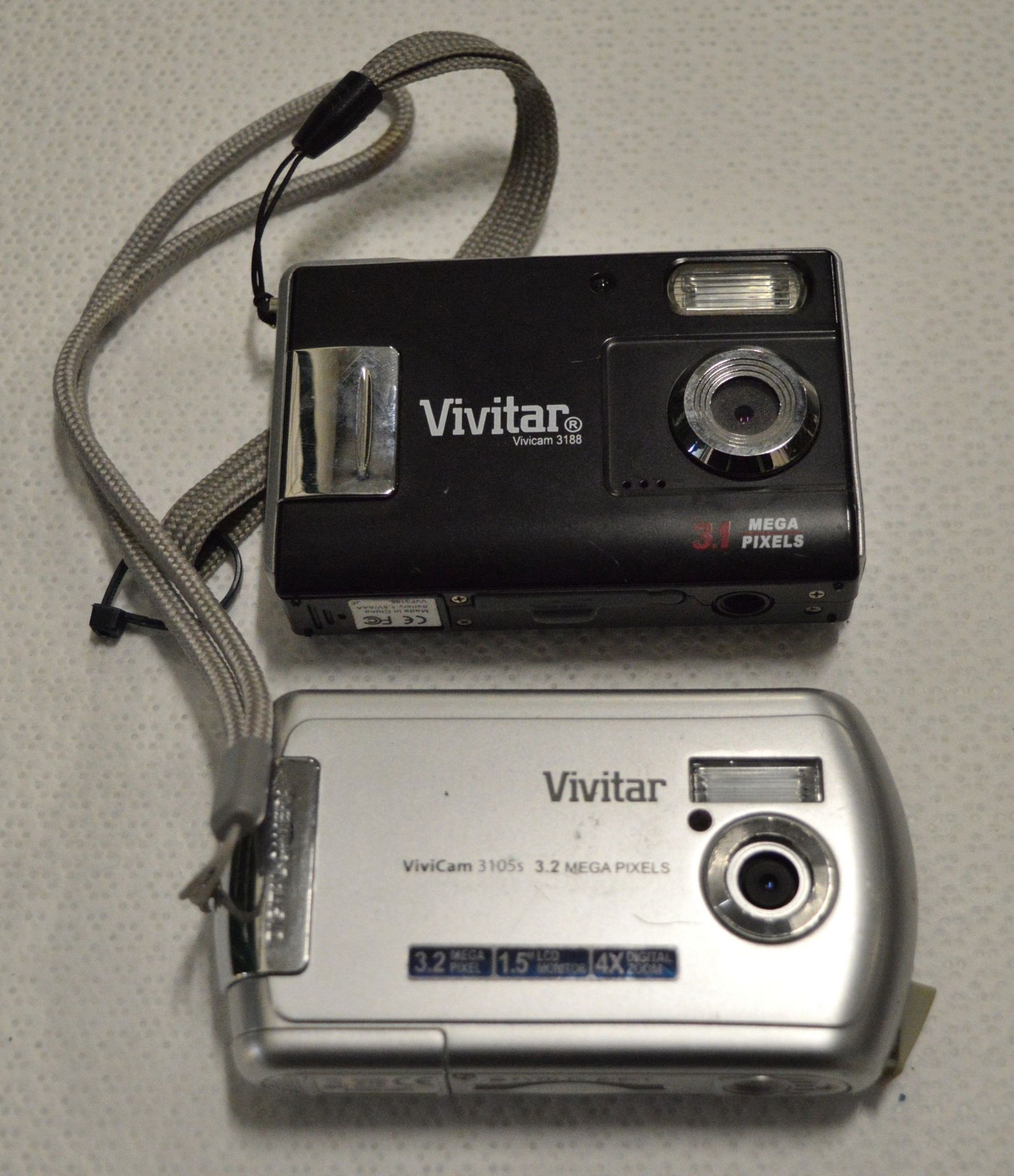 2x Vivitar digital cameras