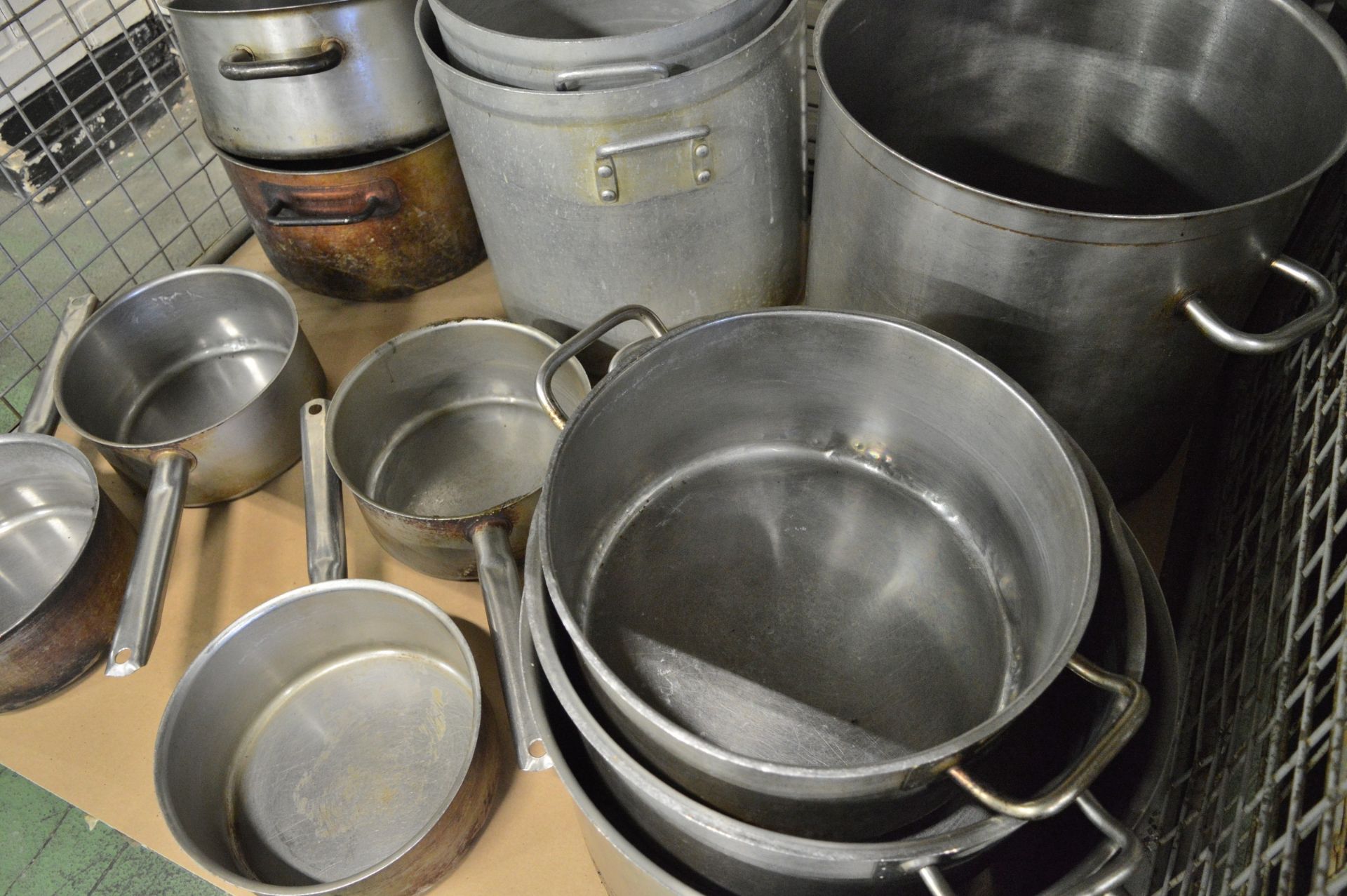 Pots, pans, fryer baskets, griddle tops, burners - Image 5 of 5